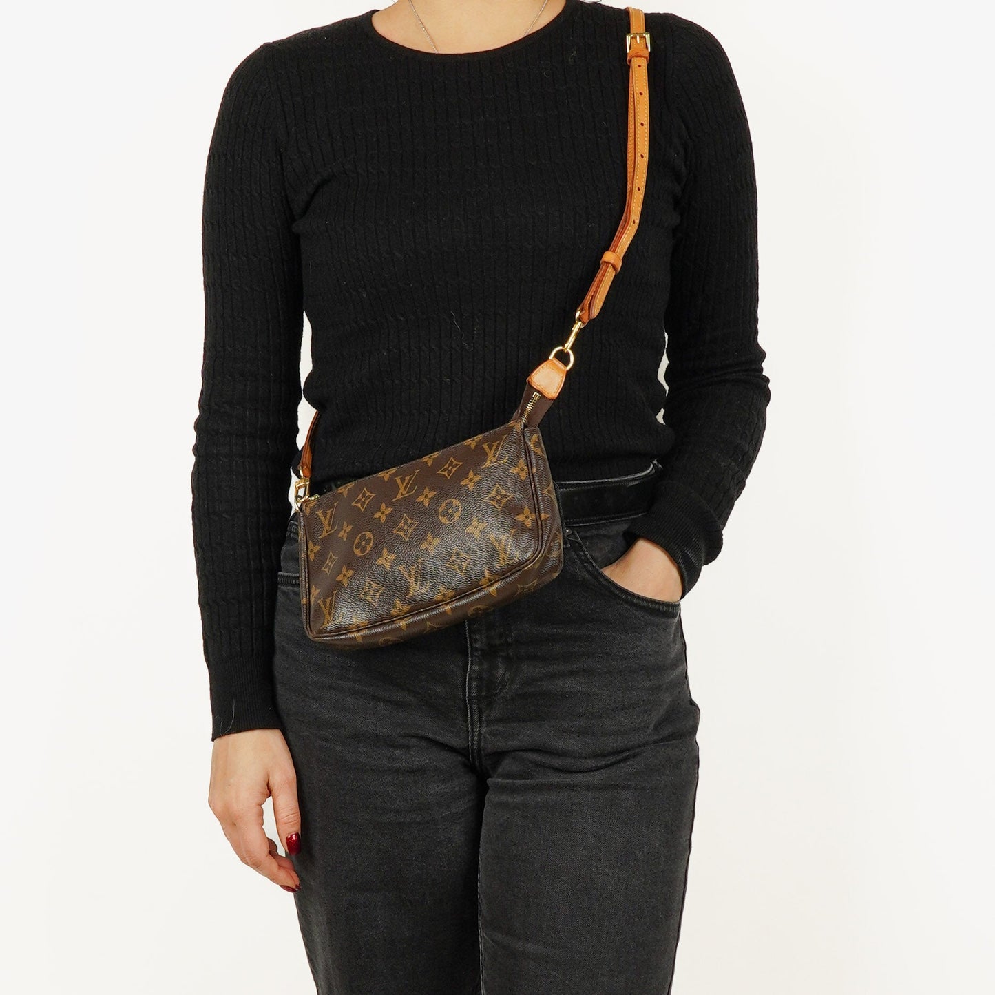 Louis Vuitton Pochette Accessoires Monogram Canvas Clutch Handbag