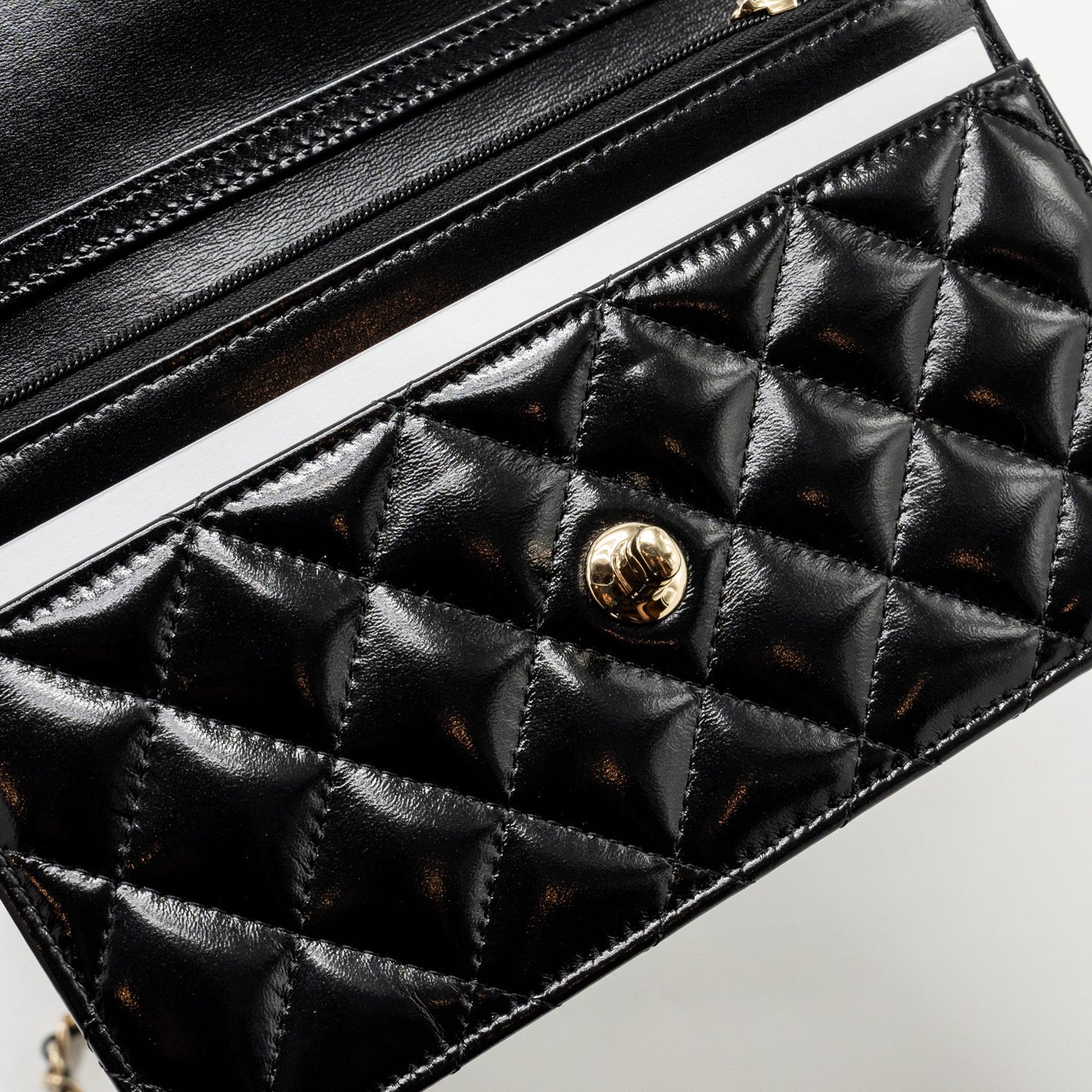 Chanel Wallet on CC Detailed Chain Shiny Lambskin Black  (Microchip)