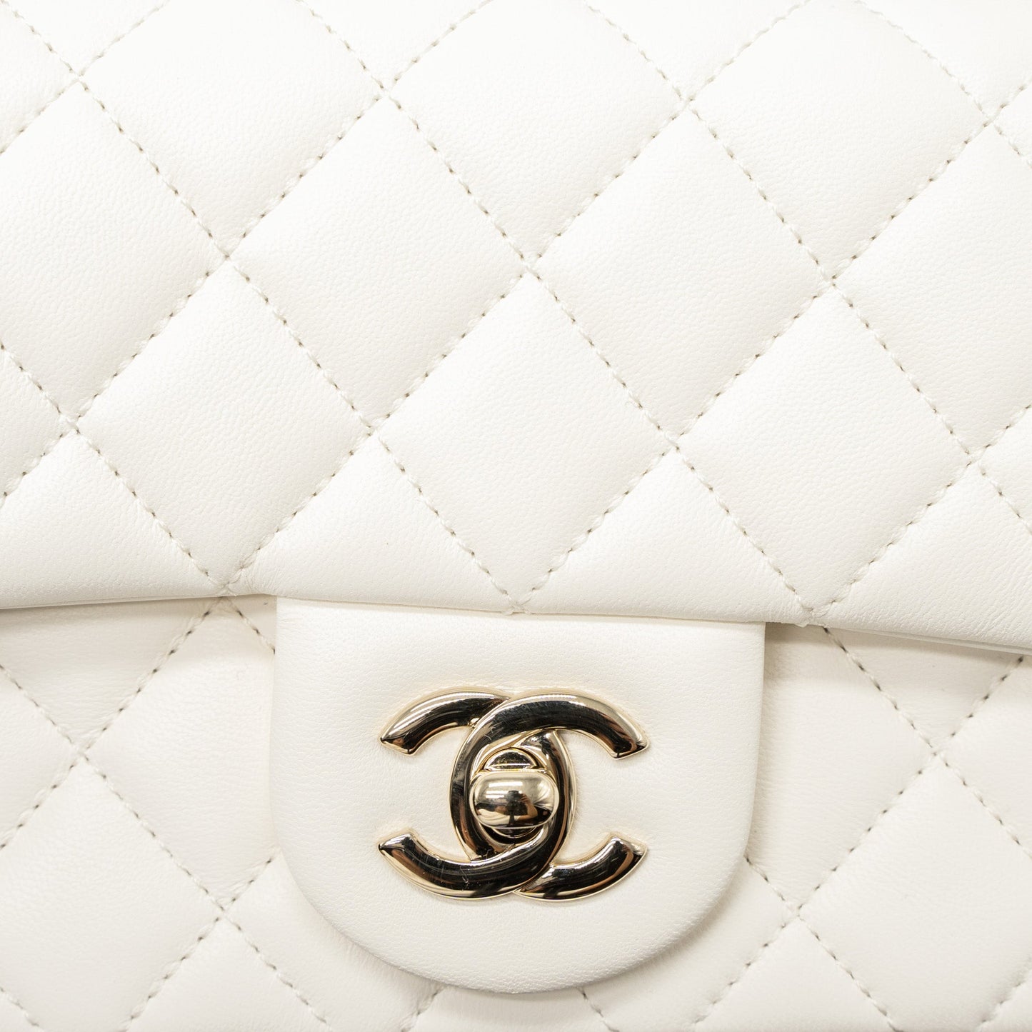Chanel 23C Pearl Crush Mini Rectangular Flap Bag Lambskin White L (Microchip)