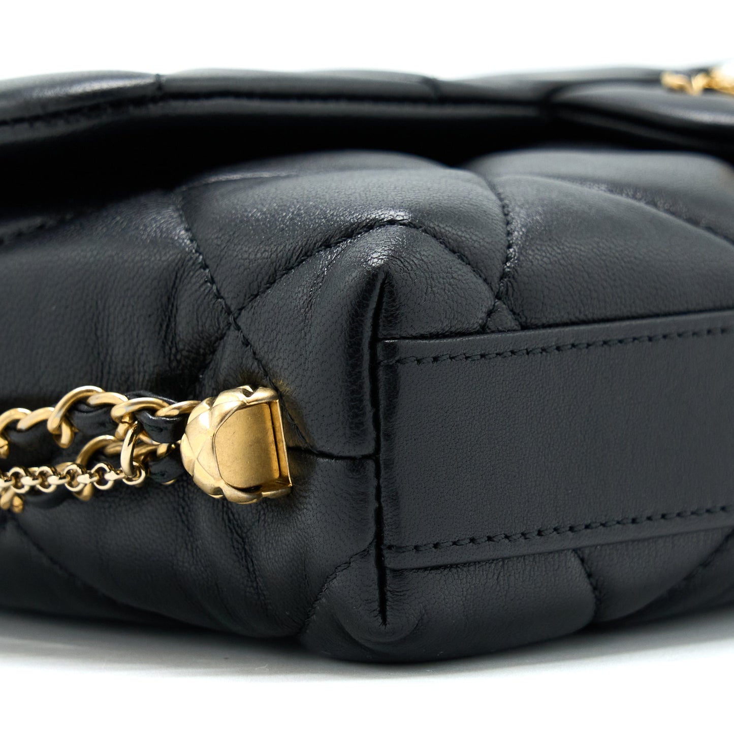 Chanel 21A Quilted Detailed Logo Flap Bag Lambskin Black  (Microchip)