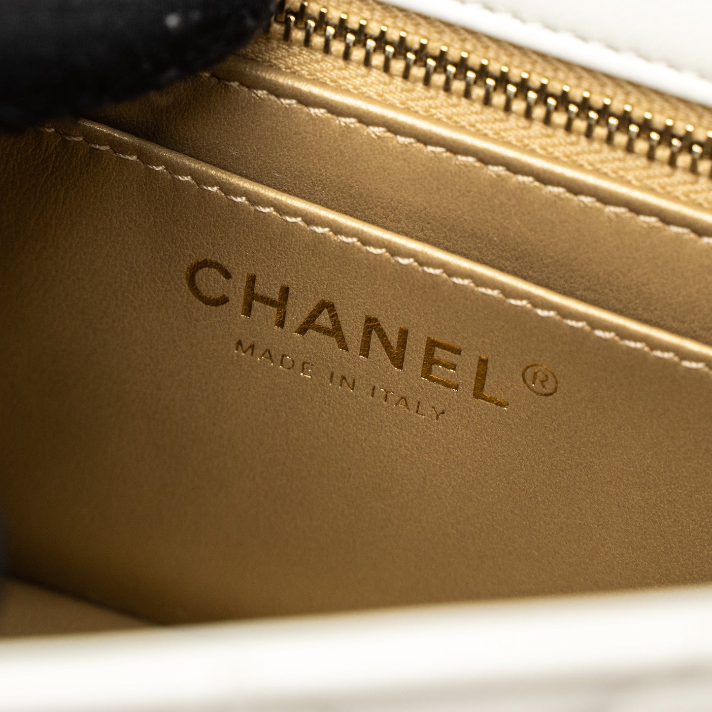 Chanel 23C Pearl Crush Mini Rectangular Flap Bag Lambskin White L (Microchip)