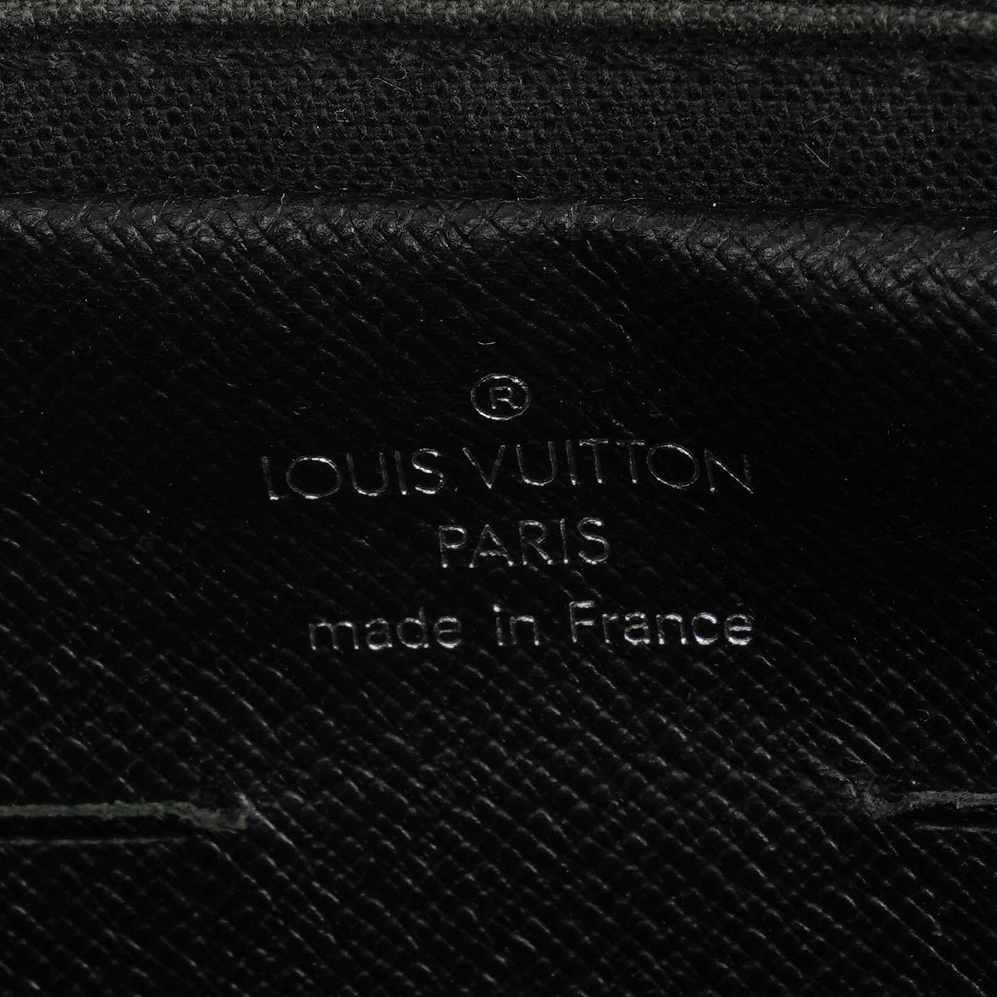 Louis Vuitton Black Taiga Leather Neo Pavel Clutch