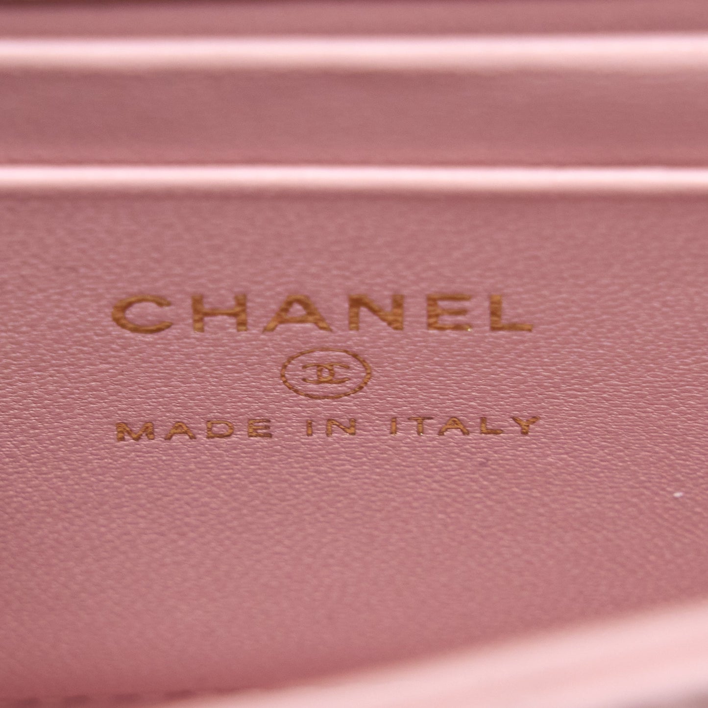 Chanel 22B Flap Bag Enamel/CC Logo Top Handle Lambskin NJ523 Light Pink Brushed