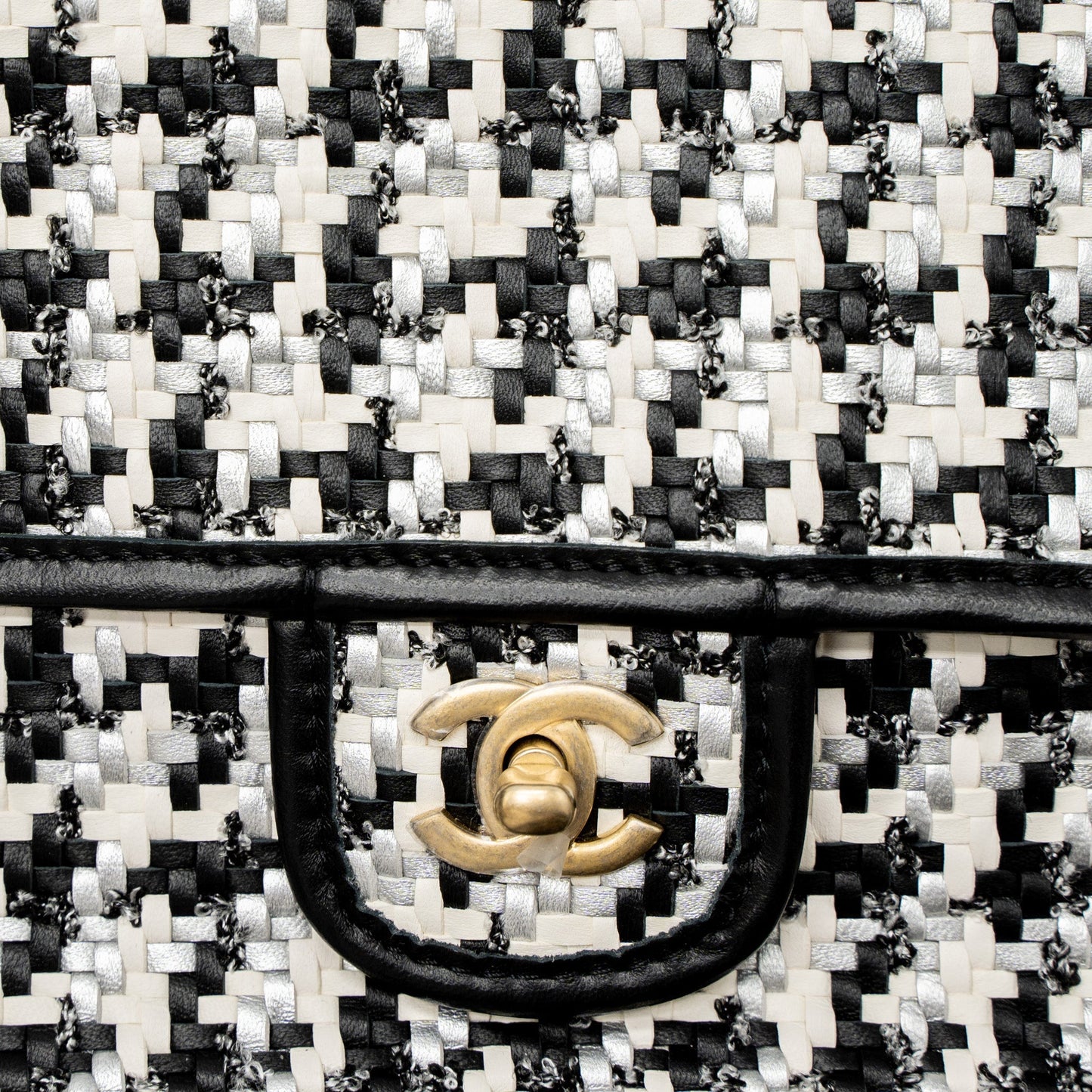 Chanel 23C Houndstooth Weaving Flap Bag Tweed/Lambskin Black/White Brushed  (Microchip)