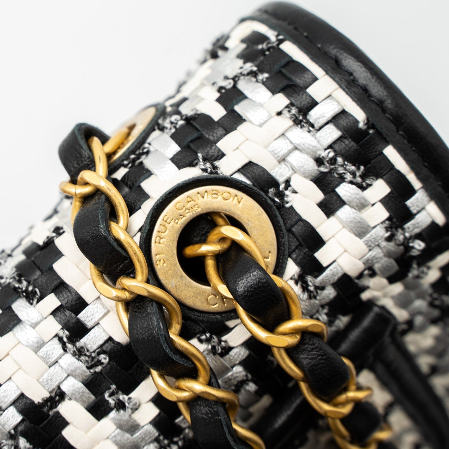Chanel 23C Houndstooth Weaving Flap Bag Tweed/Lambskin Black/White Brushed  (Microchip)
