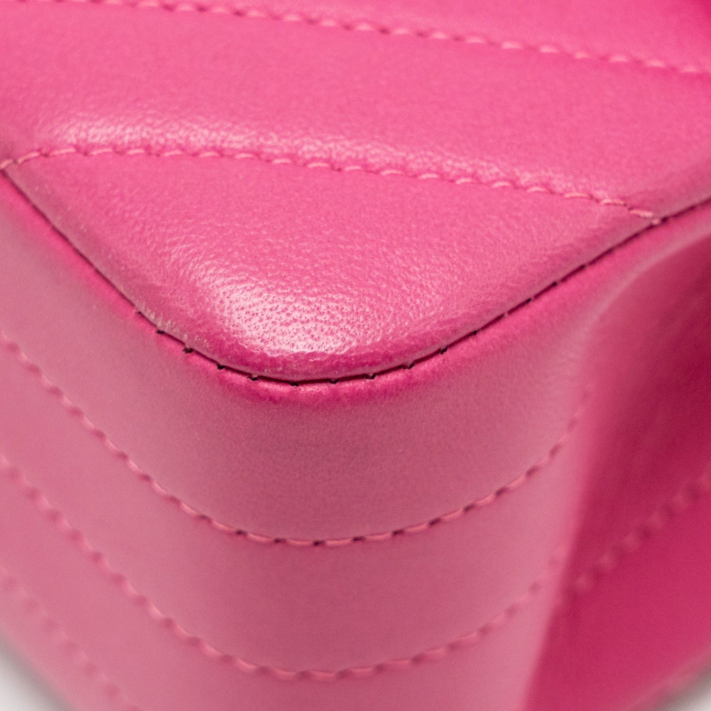 Chanel Medium chevron Classic Double flap bag lambskin pink