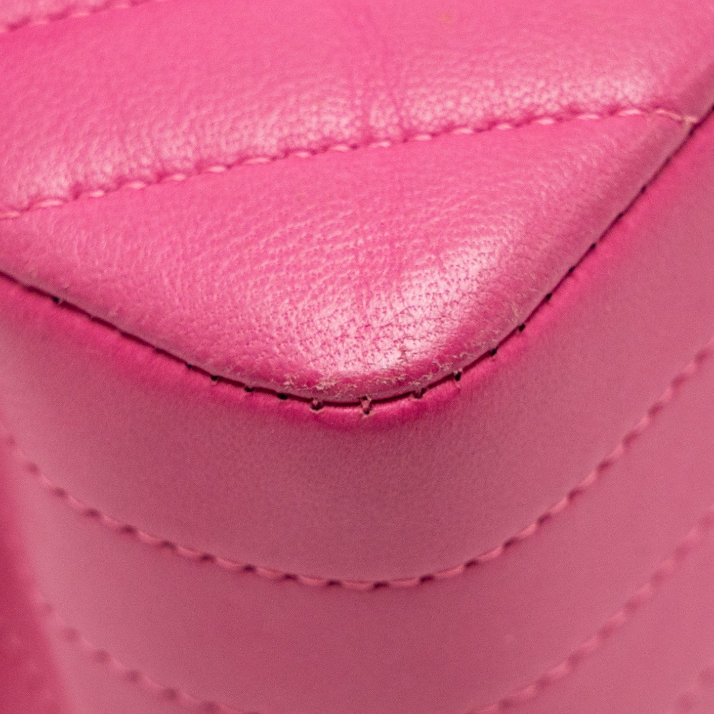 Chanel Medium chevron Classic Double flap bag lambskin pink