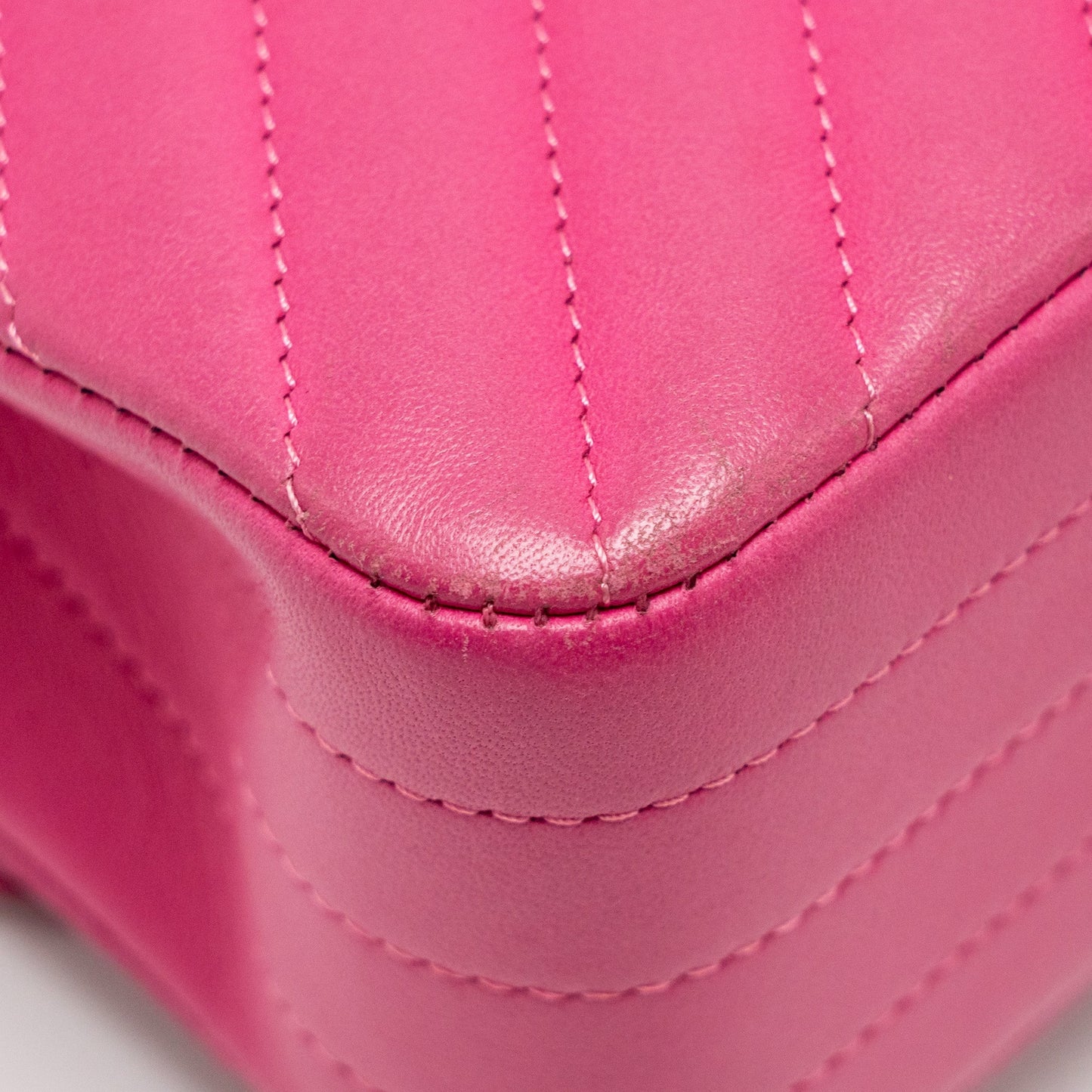 Chanel Medium chevron Classic Double flap bag lambskin pink