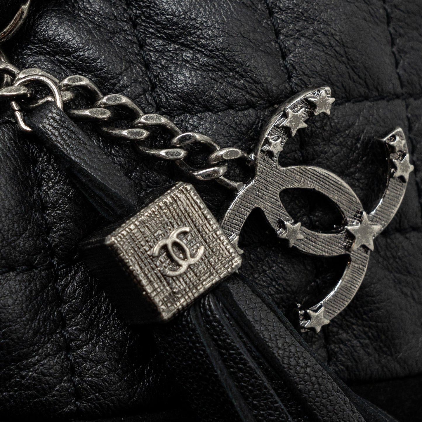 Chanel Bucket Bag Goatskin/Sue Calfskin Black