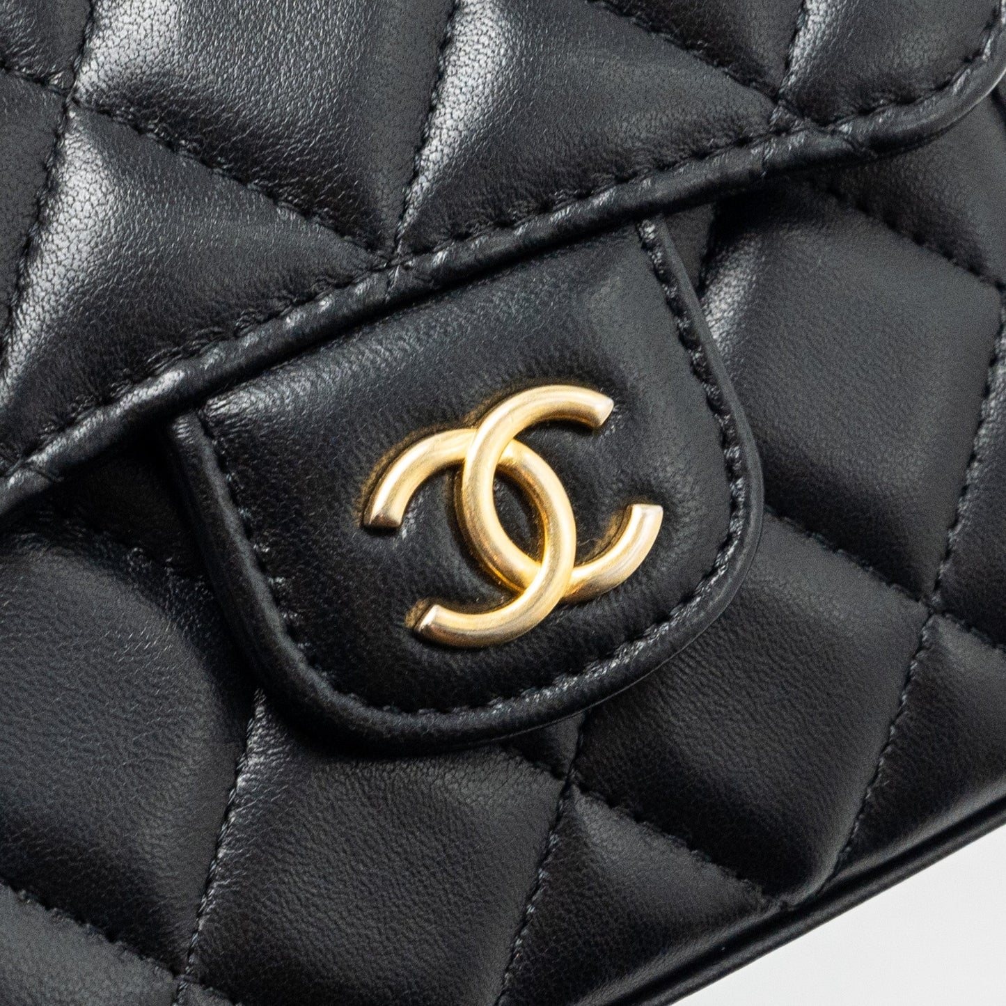 Chanel 22B Top Handle Mini Flap Clutch Lambskin black  (Microchip)