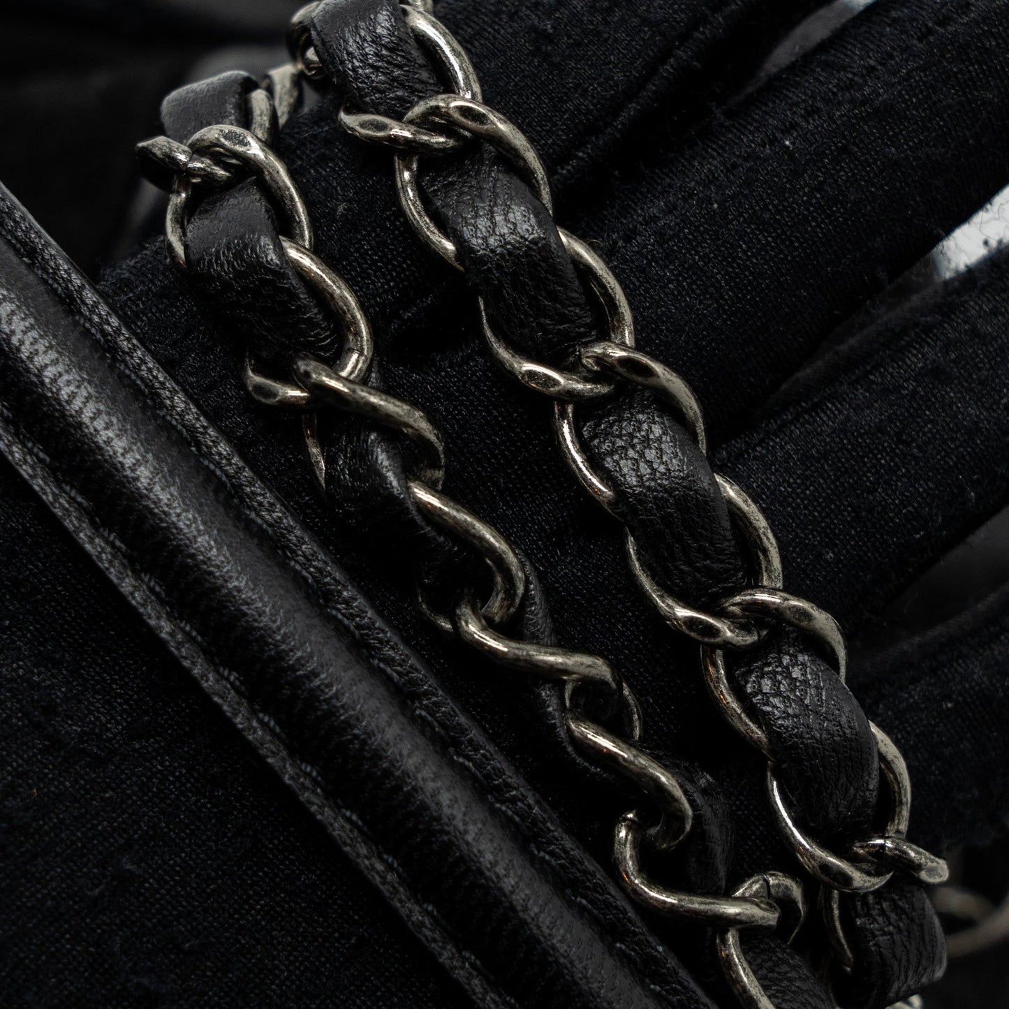 Chanel Bucket Bag Goatskin/Sue Calfskin Black