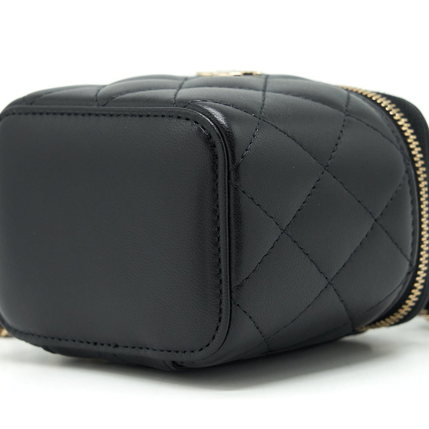 Chanel 22P Top Handle Mini Vanity With Chain With Mirror Inside Lambskin Black L