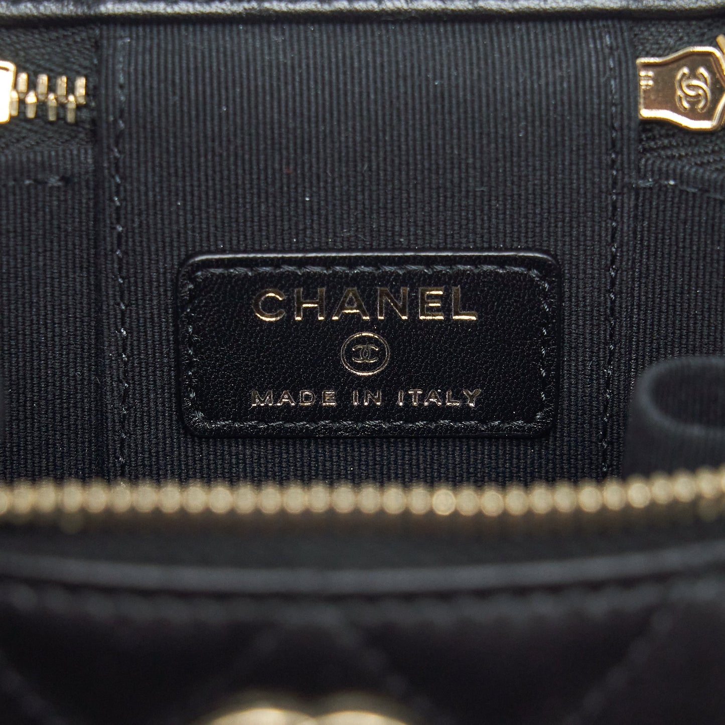 Chanel 22P Top Handle Mini Vanity With Chain With Mirror Inside Lambskin Black L