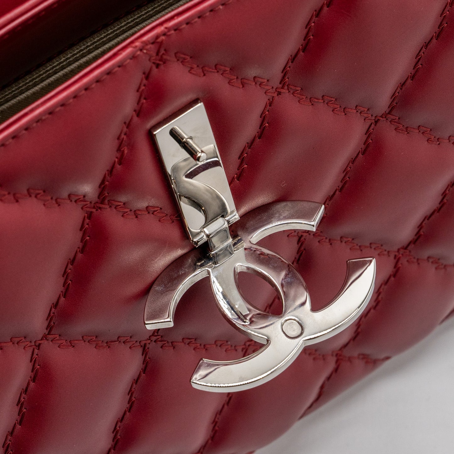 Chanel Hampton Tote Bag Calfskin Red