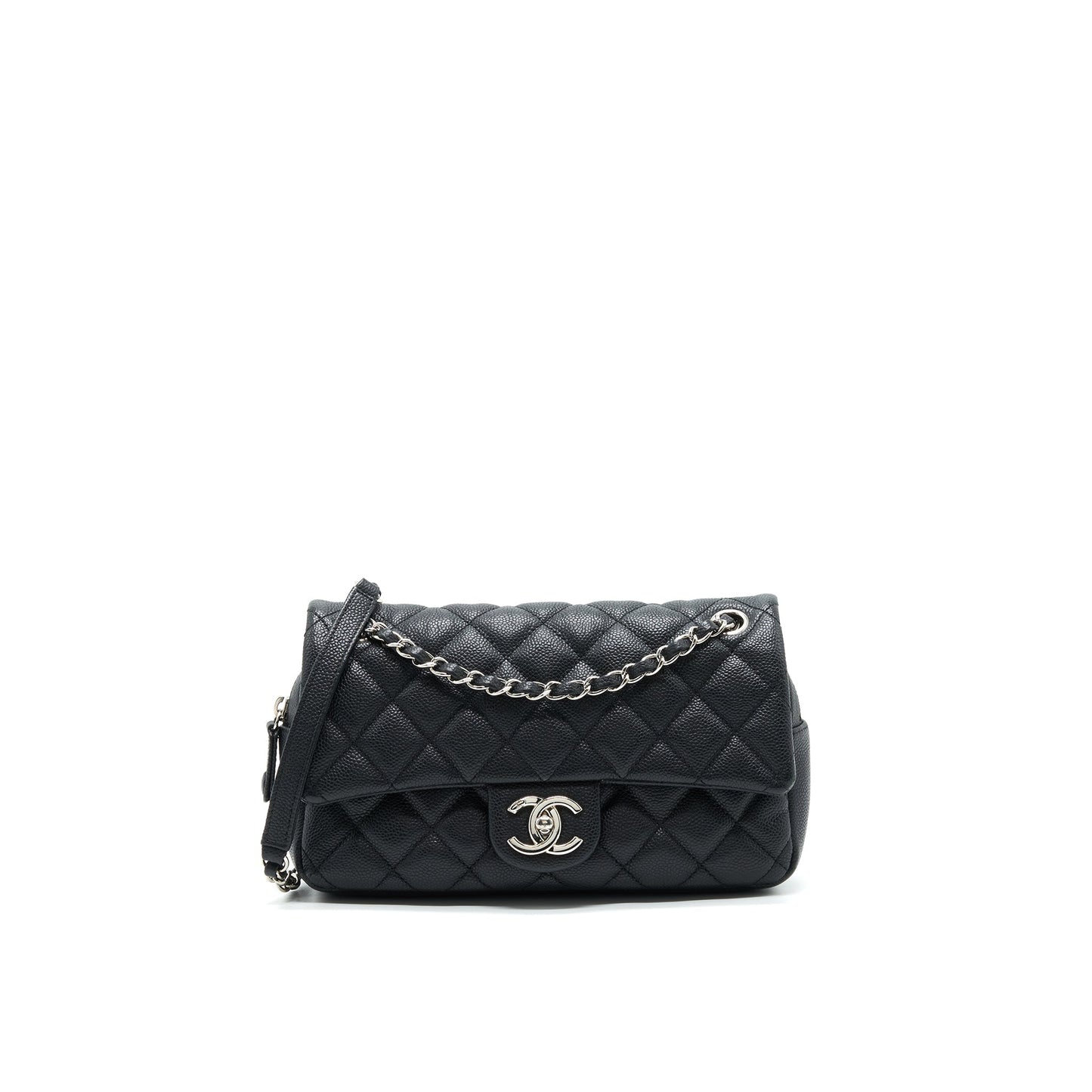 Chanel flap Bag with inner zipper caviar Black