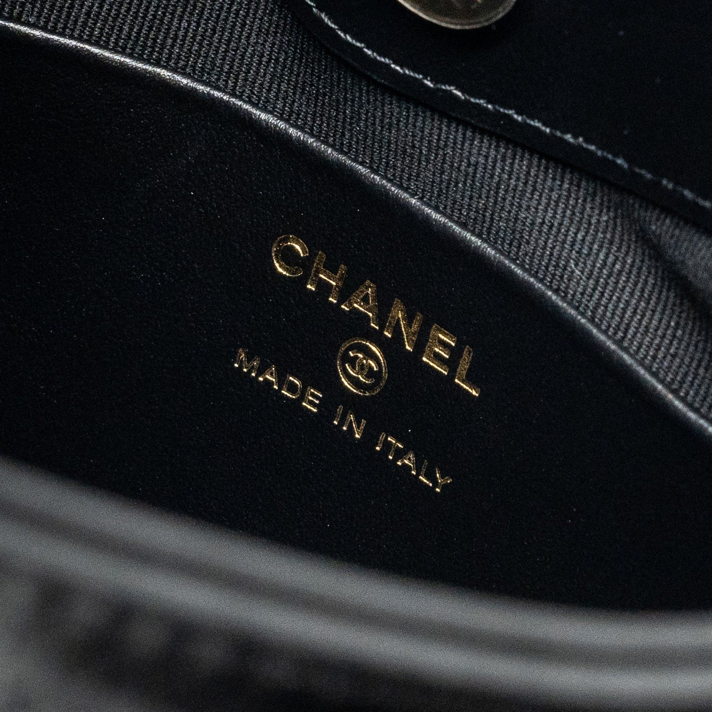 Chanel 24C mini 31 clutch with chain shiny calfskin black L (microchip)