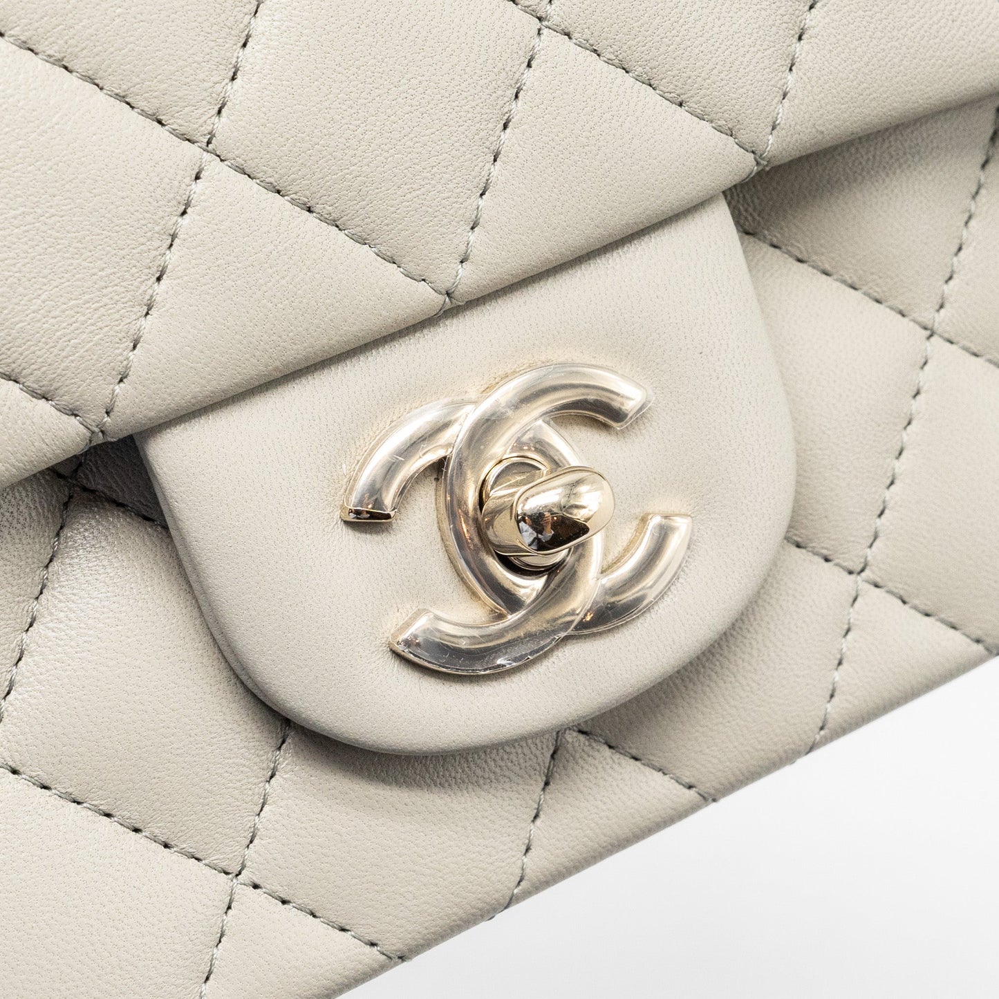 Chanel 22C mini rectangular flap bag lambskin grey L (microchip)
