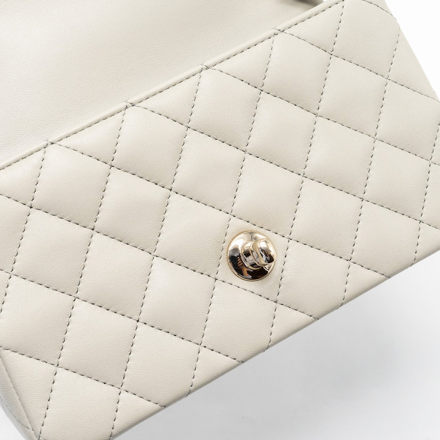 Chanel 22C mini rectangular flap bag lambskin grey L (microchip)