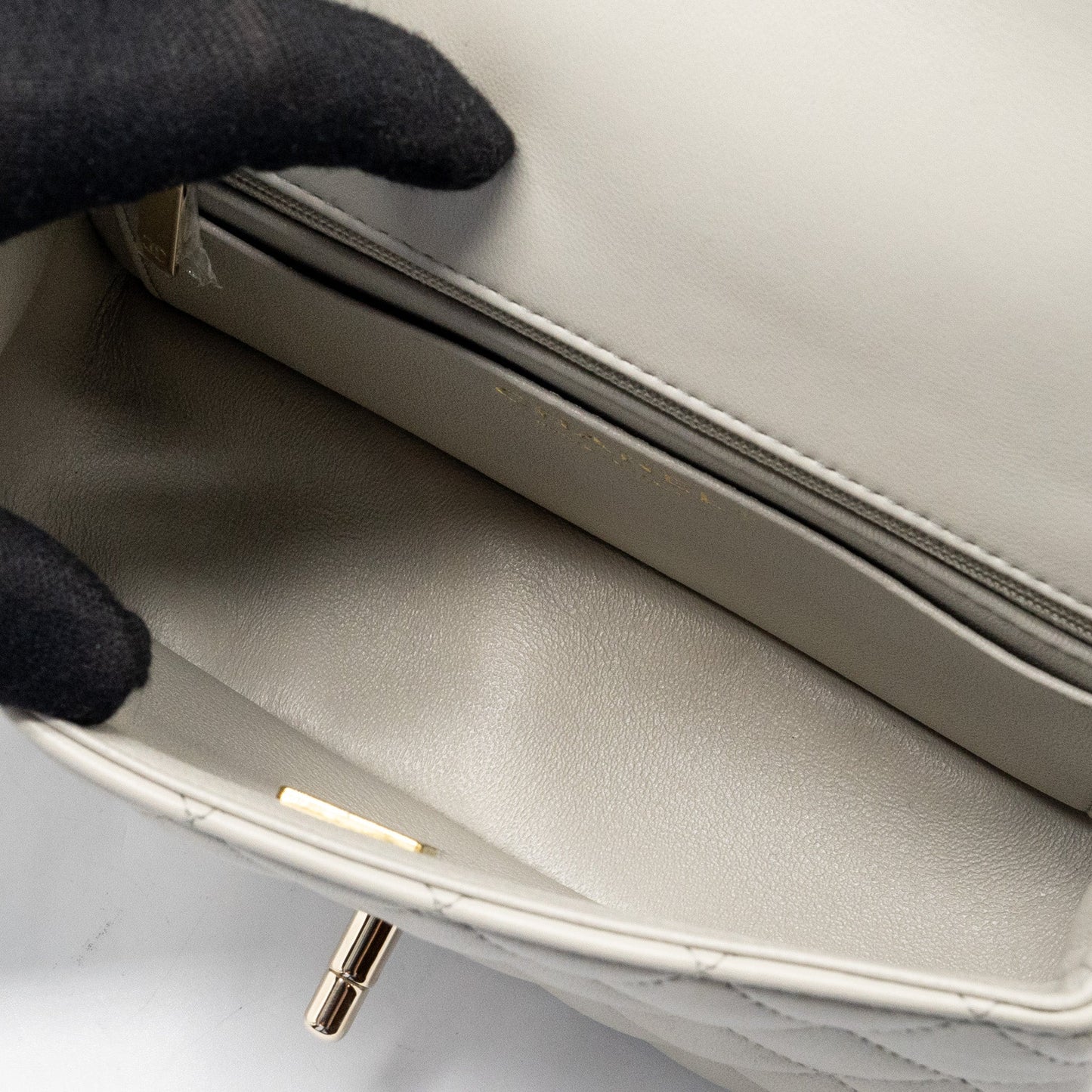 Chanel 22C mini rectangular flap bag lambskin grey L (microchip)