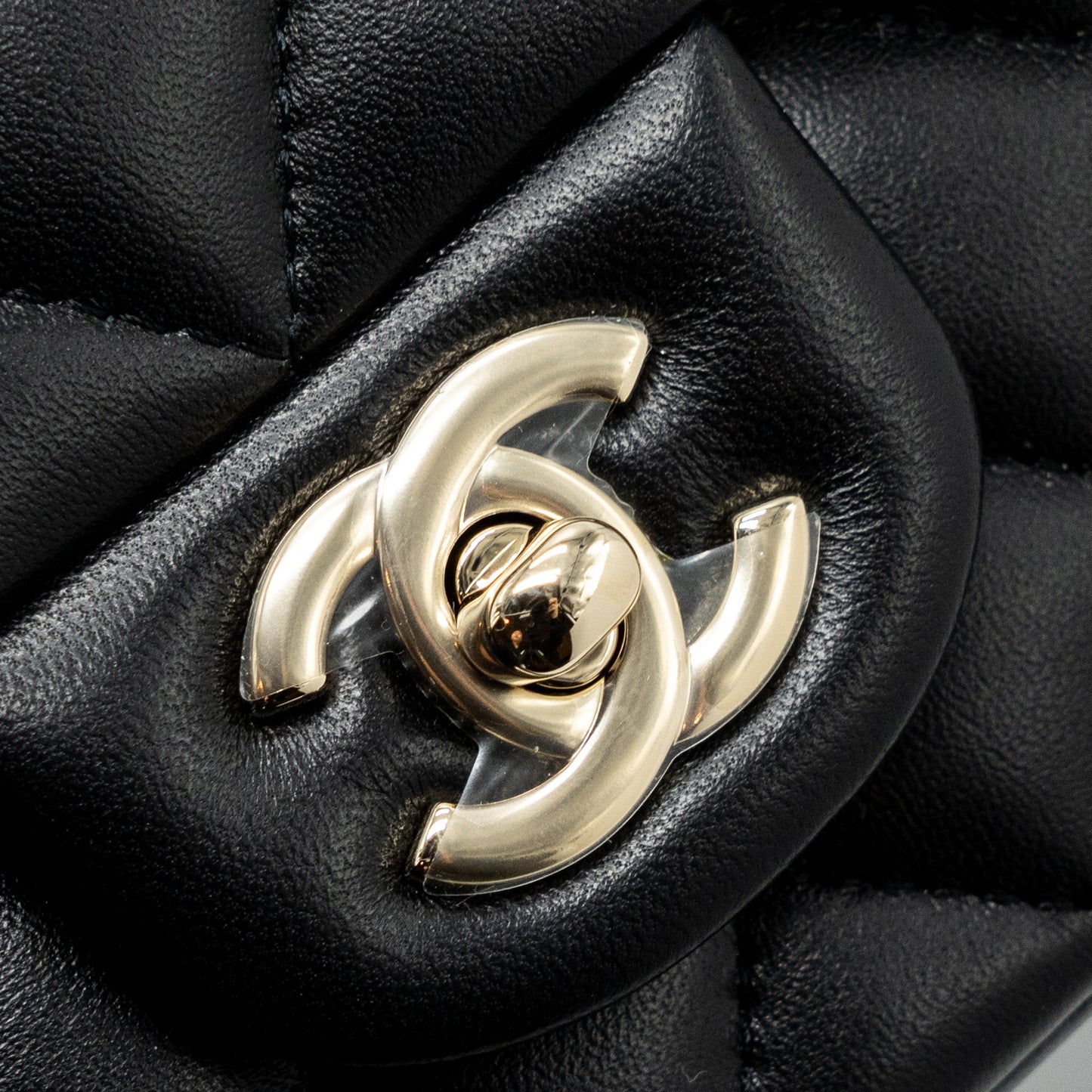 Chanel top handle mini Rectangular flap bag lambskin black L (Microchip )