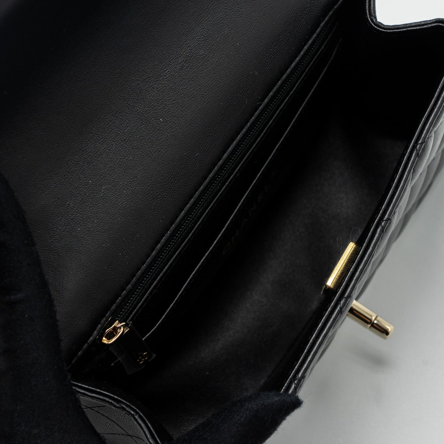 Chanel top handle mini Rectangular flap bag lambskin black L (Microchip )