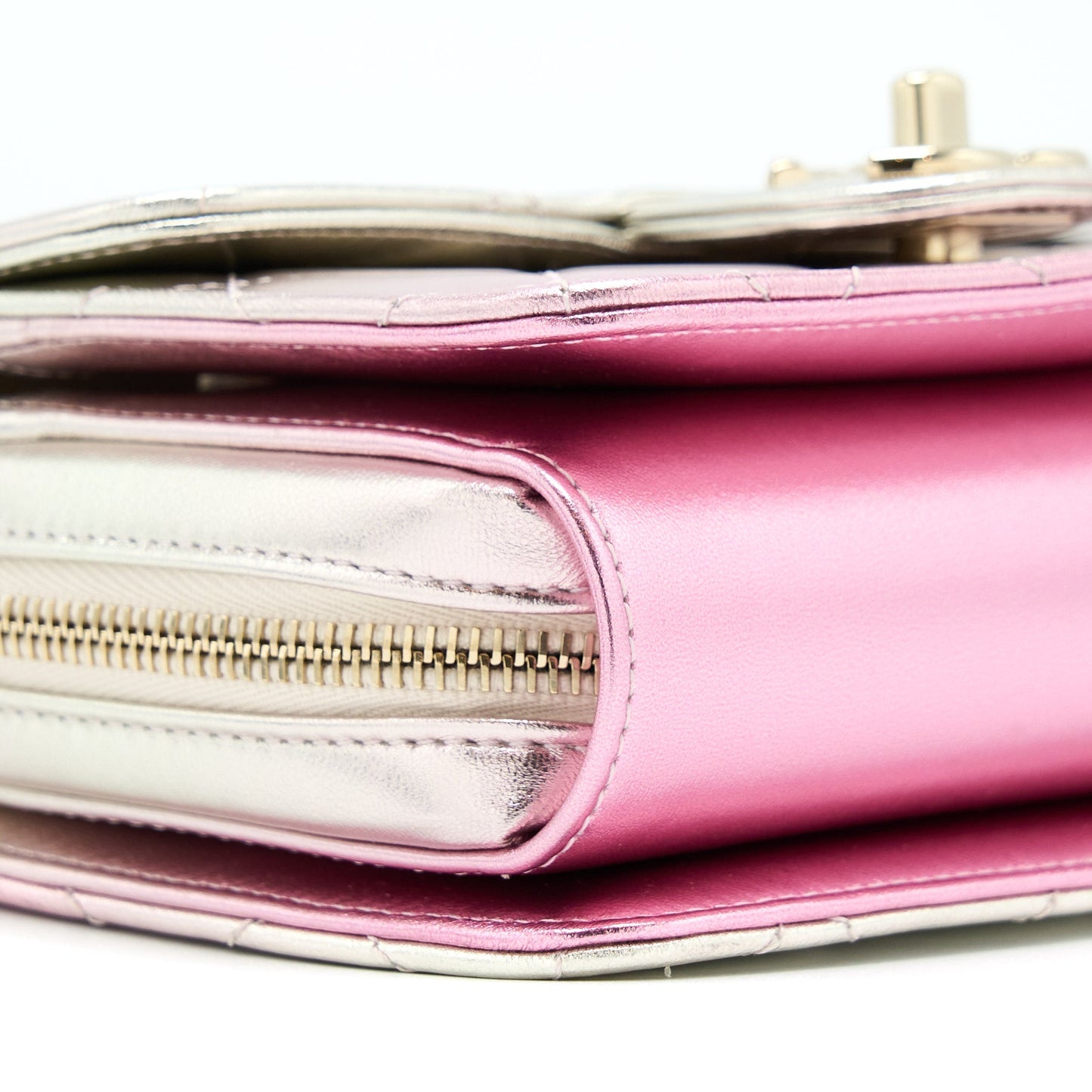 Chanel 21P Crossbody Flap Bag Lambskin Iridescent Pink L