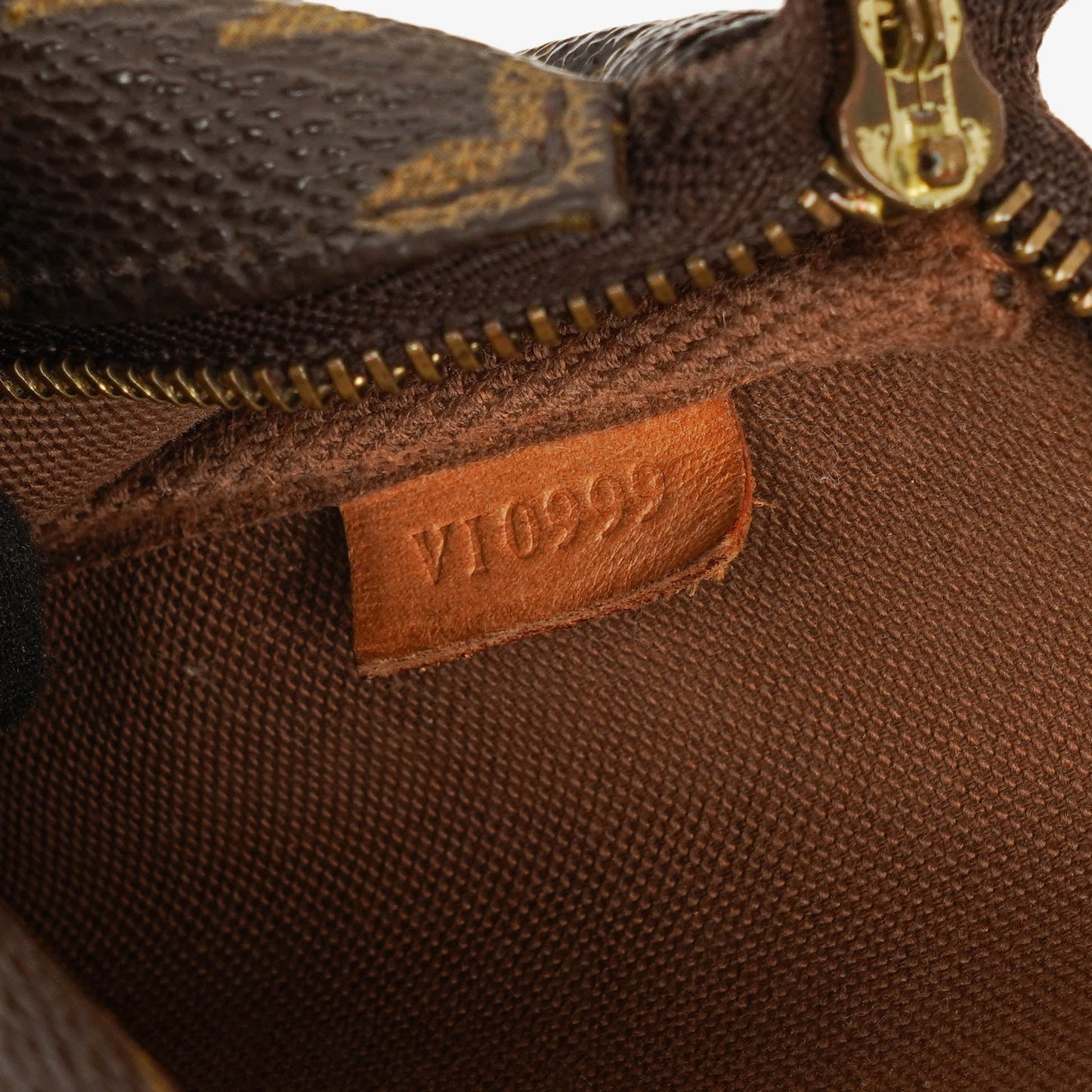Louis Vuitton Pochette Accessoires Monogram Canvas Clutch Hand