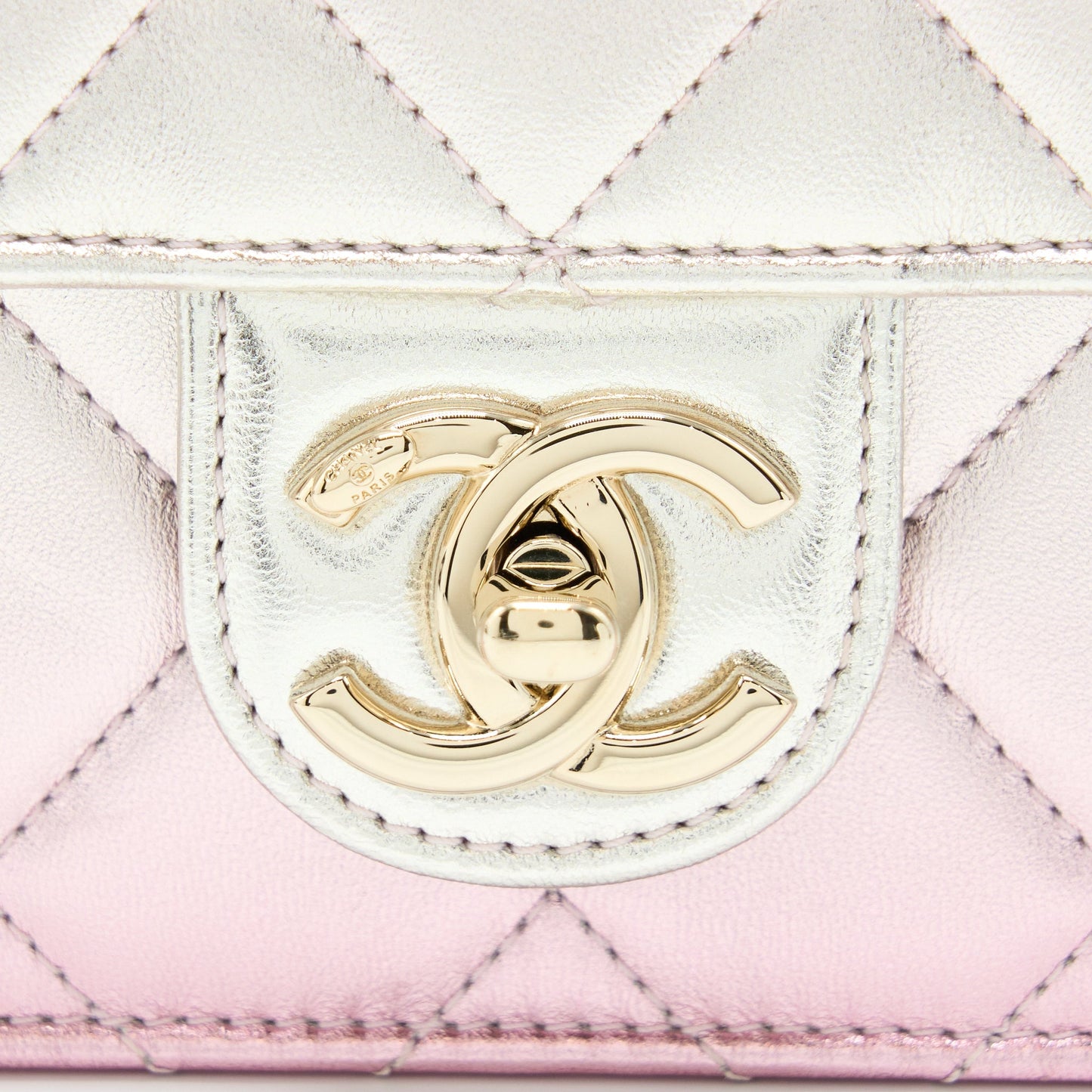 Chanel 21P Crossbody Flap Bag Lambskin Iridescent Pink L