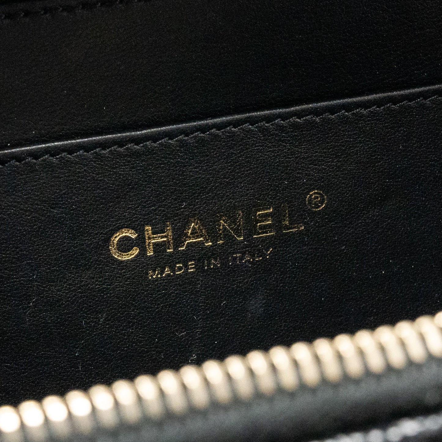 Chanel Logo Detailed Handle Mini Pick Me Up Vanity Case Caviar Black  (Microchip)