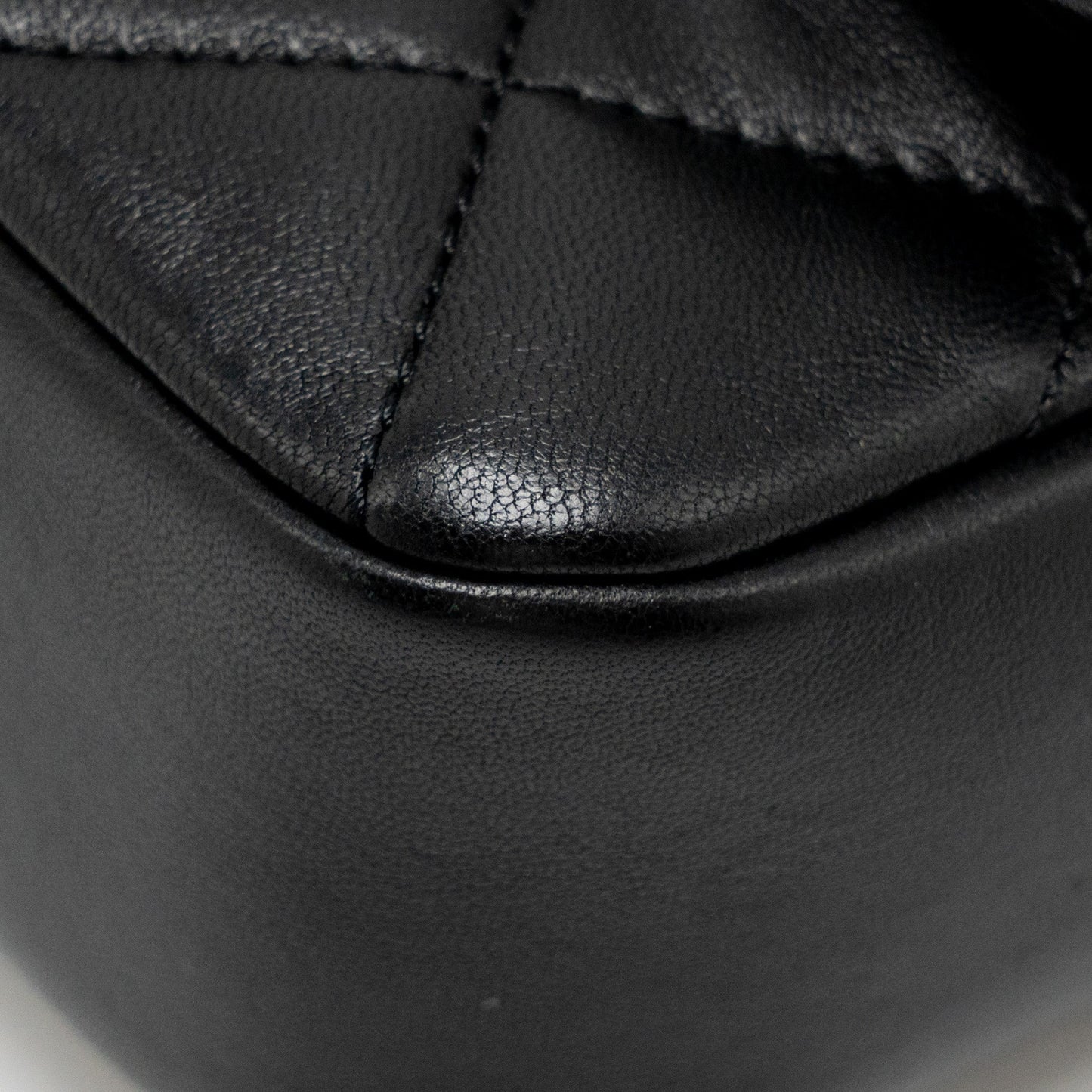 Chanel 22b Heart Chain Flap Bag Lambskin Black (microchip)