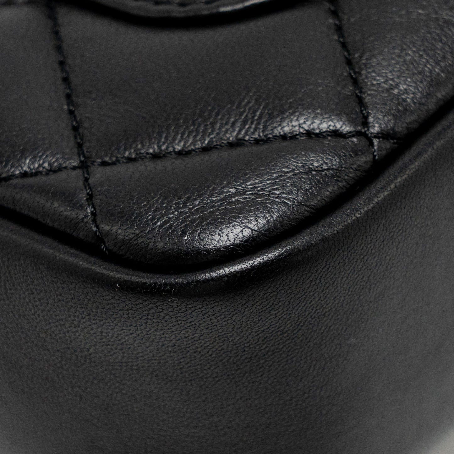 Chanel 22b Heart Chain Flap Bag Lambskin Black (microchip)