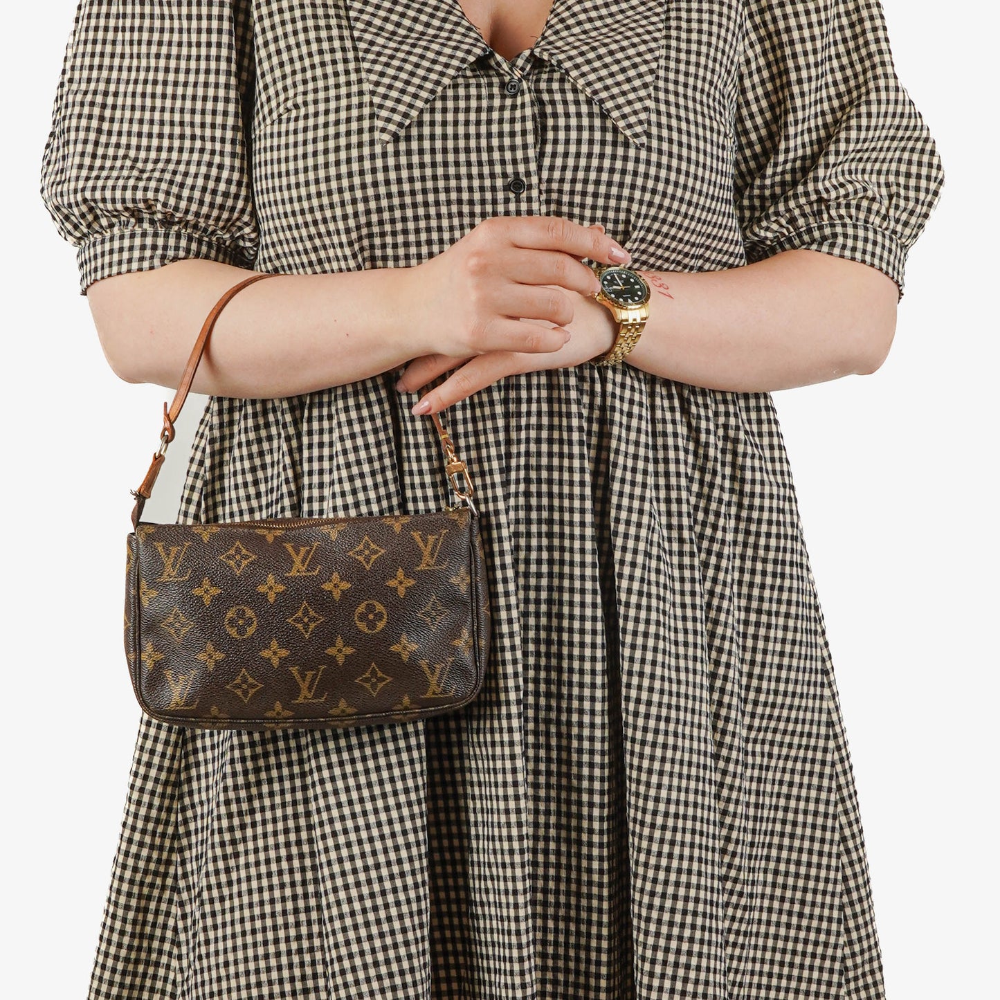 Louis Vuitton Pochette Accessoires Monogram Canvas Clutch Hand