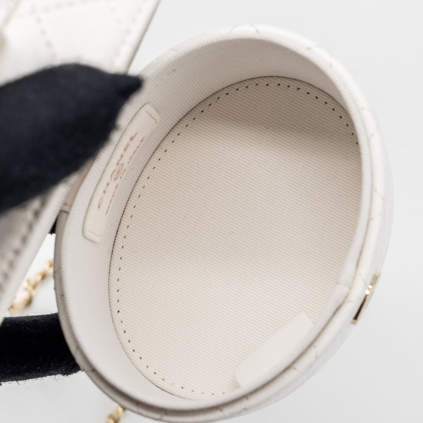 Chanel mini vanity with chain lambskin white L