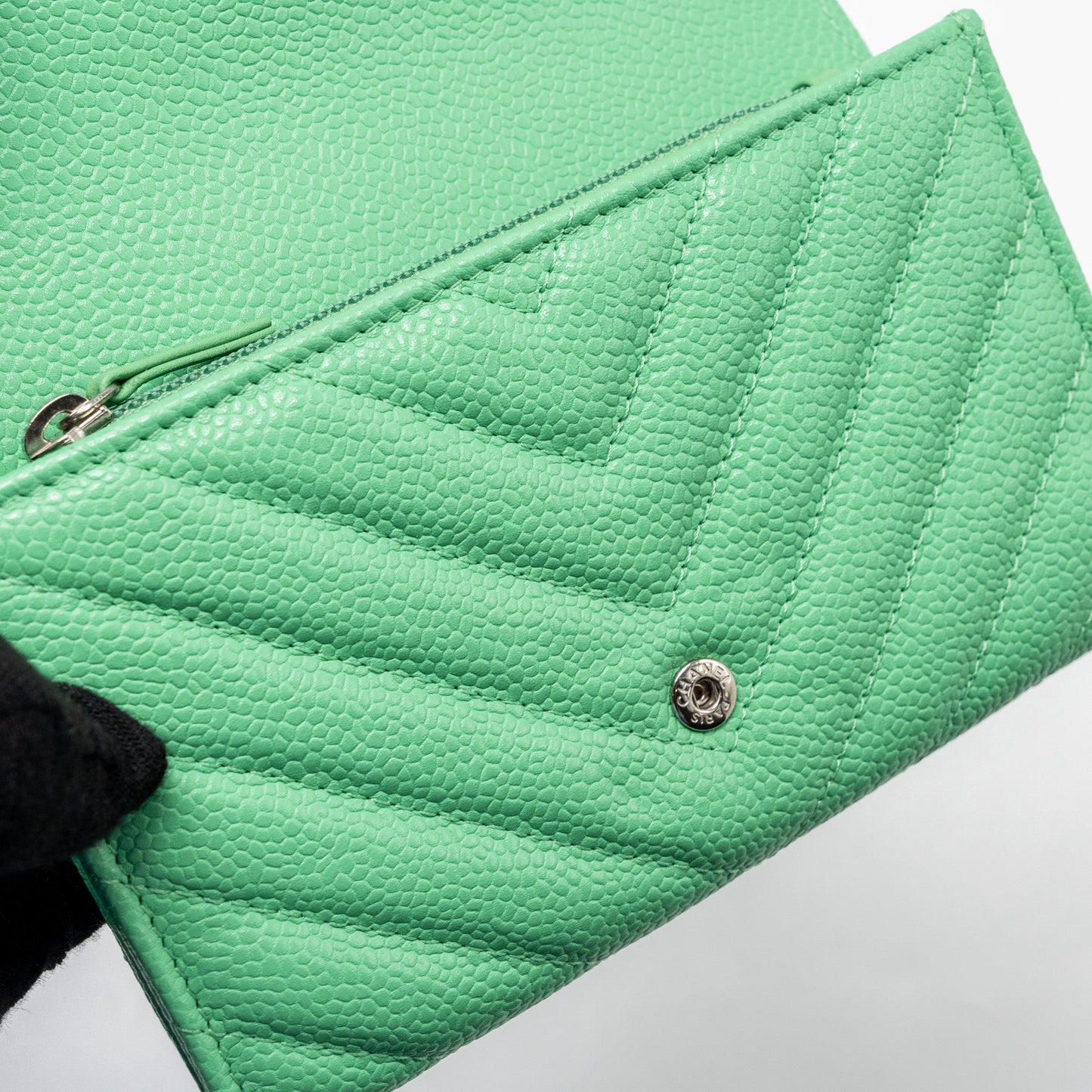 Chanel Classic Flap Wallet Chevron Caviar Green