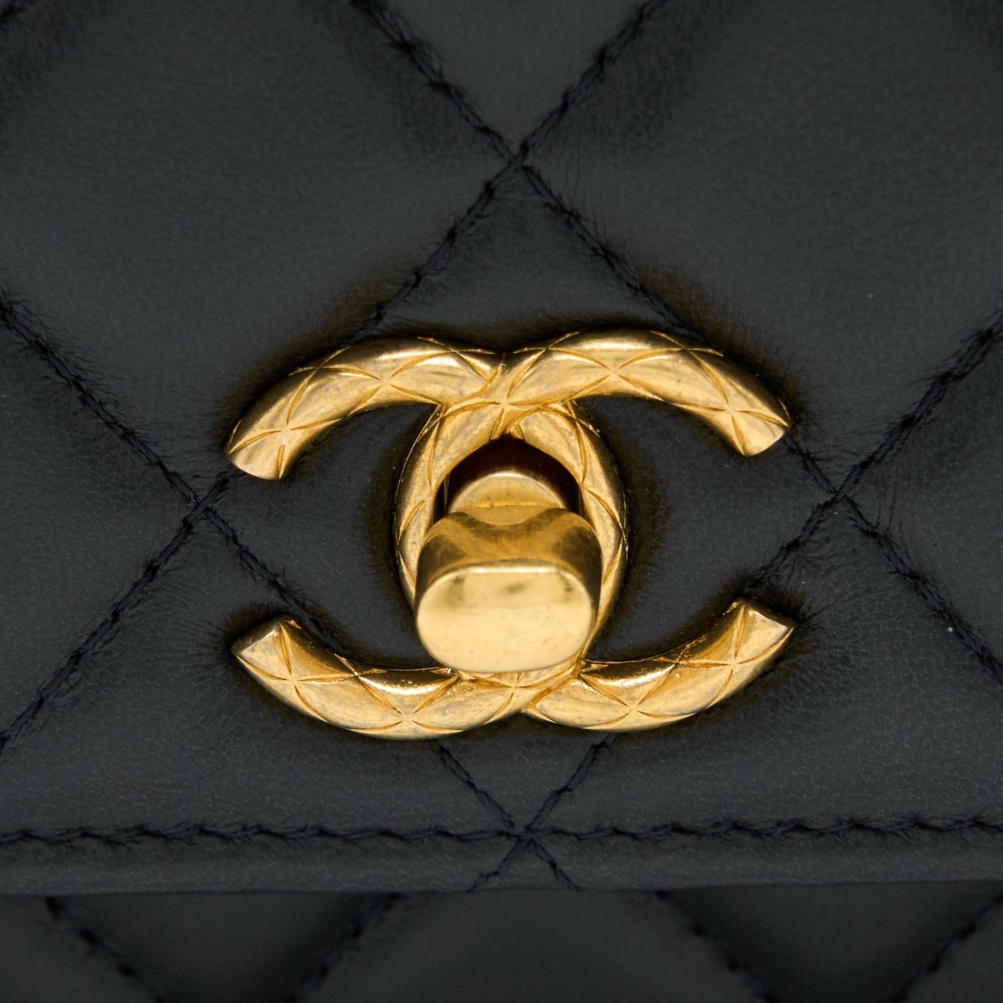 Chanel 22K Gold Pillar Wallet On Chain Lambskin Black