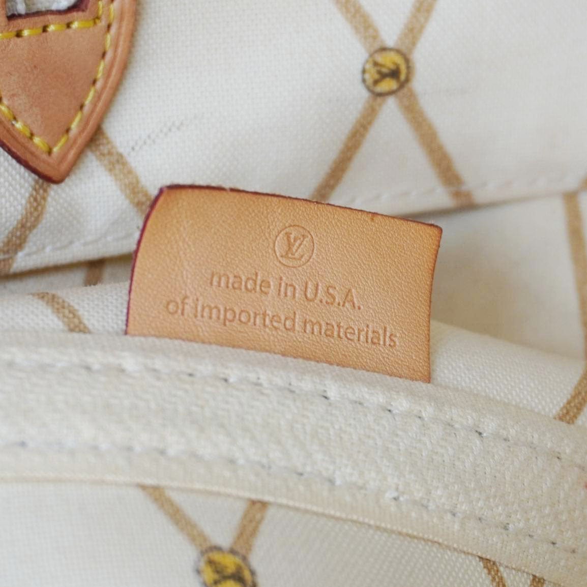LOUIS VUITTON Neverfull Summer Trunk Damier Azur Shoulder Bag White
