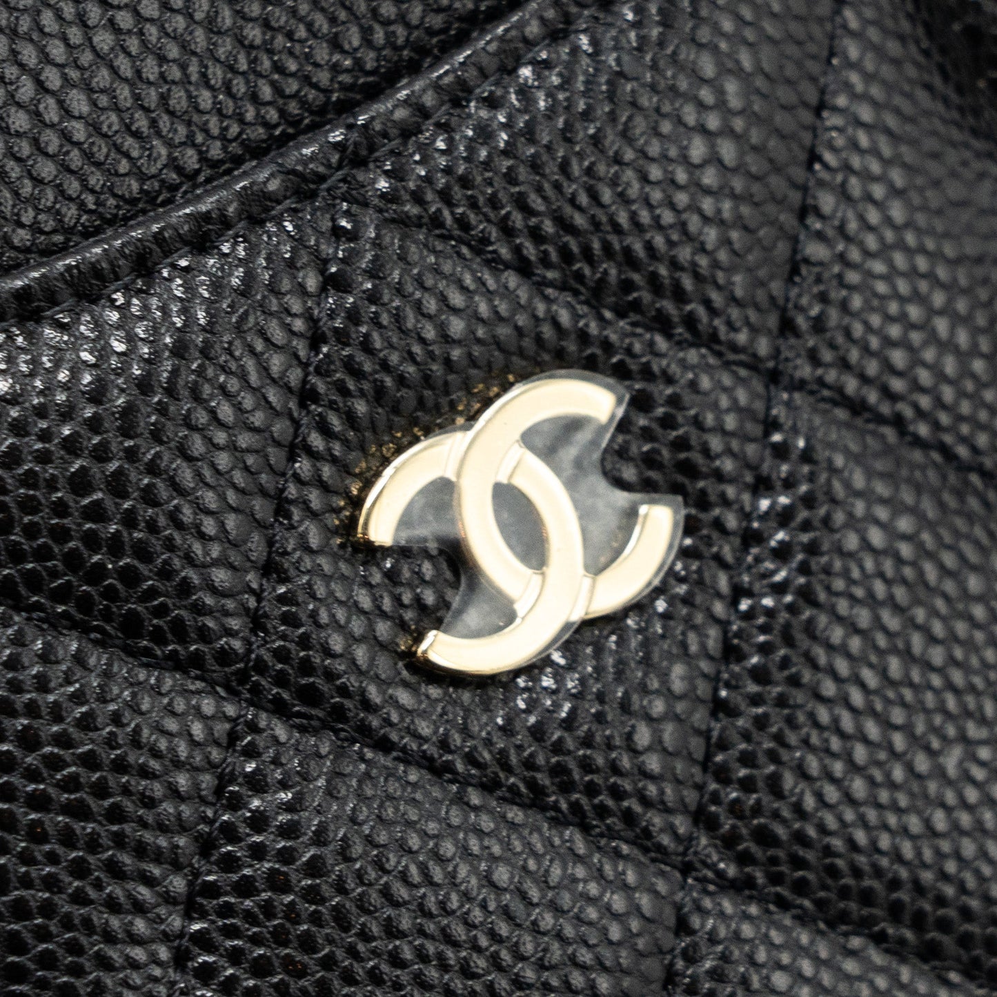 Chanel 23K vertical card holder caviar black L (microchip)