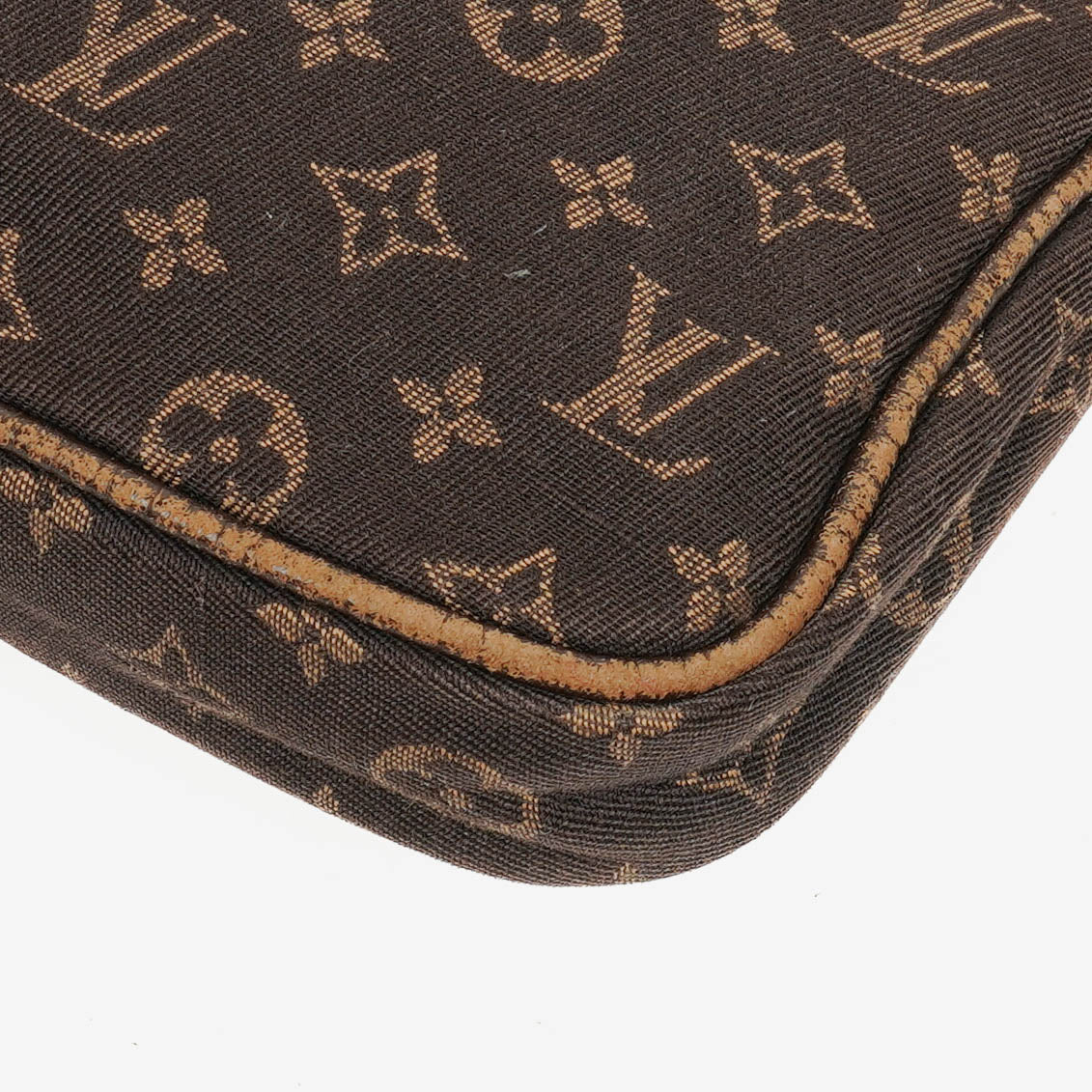 Louis Vuitton Pochette Accessoires Monogram Canvas Clutch Handbag
