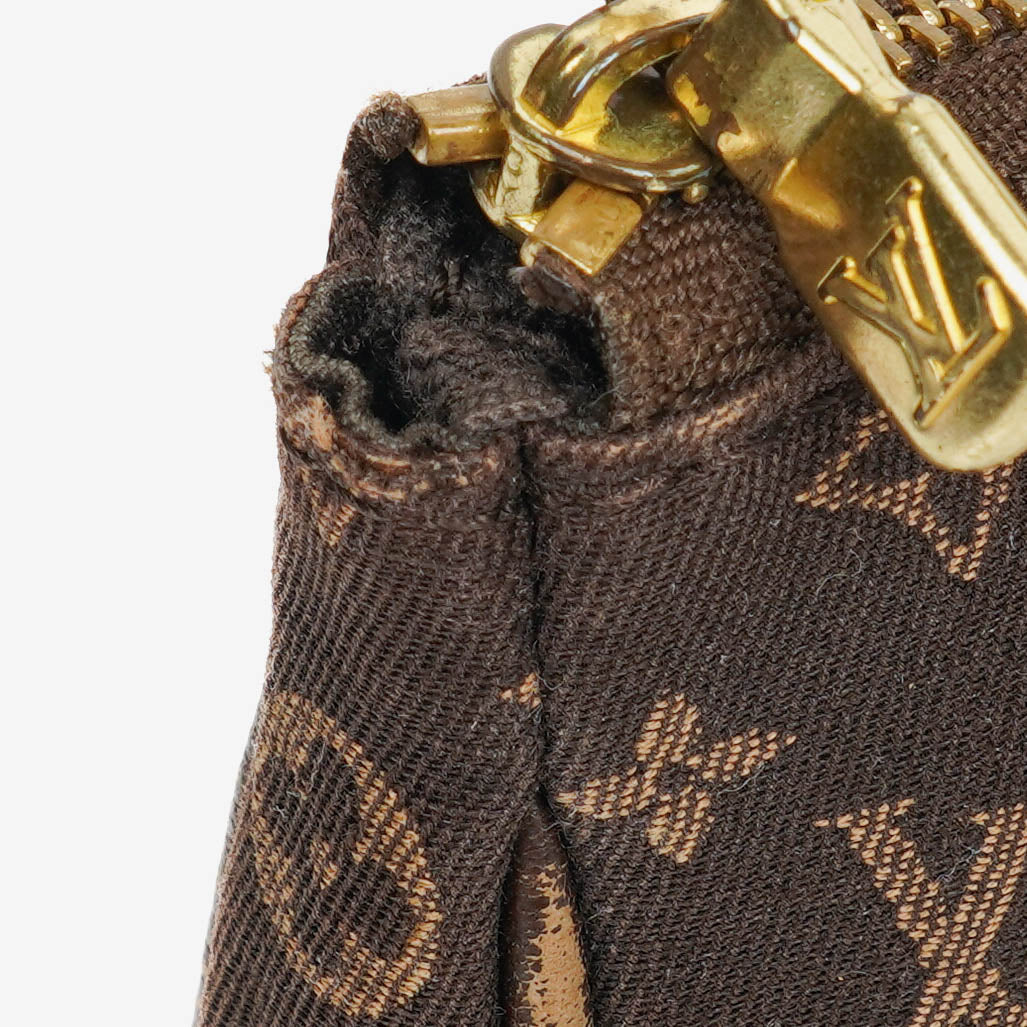 Louis Vuitton Pochette Accessoires Monogram Canvas Clutch Handbag
