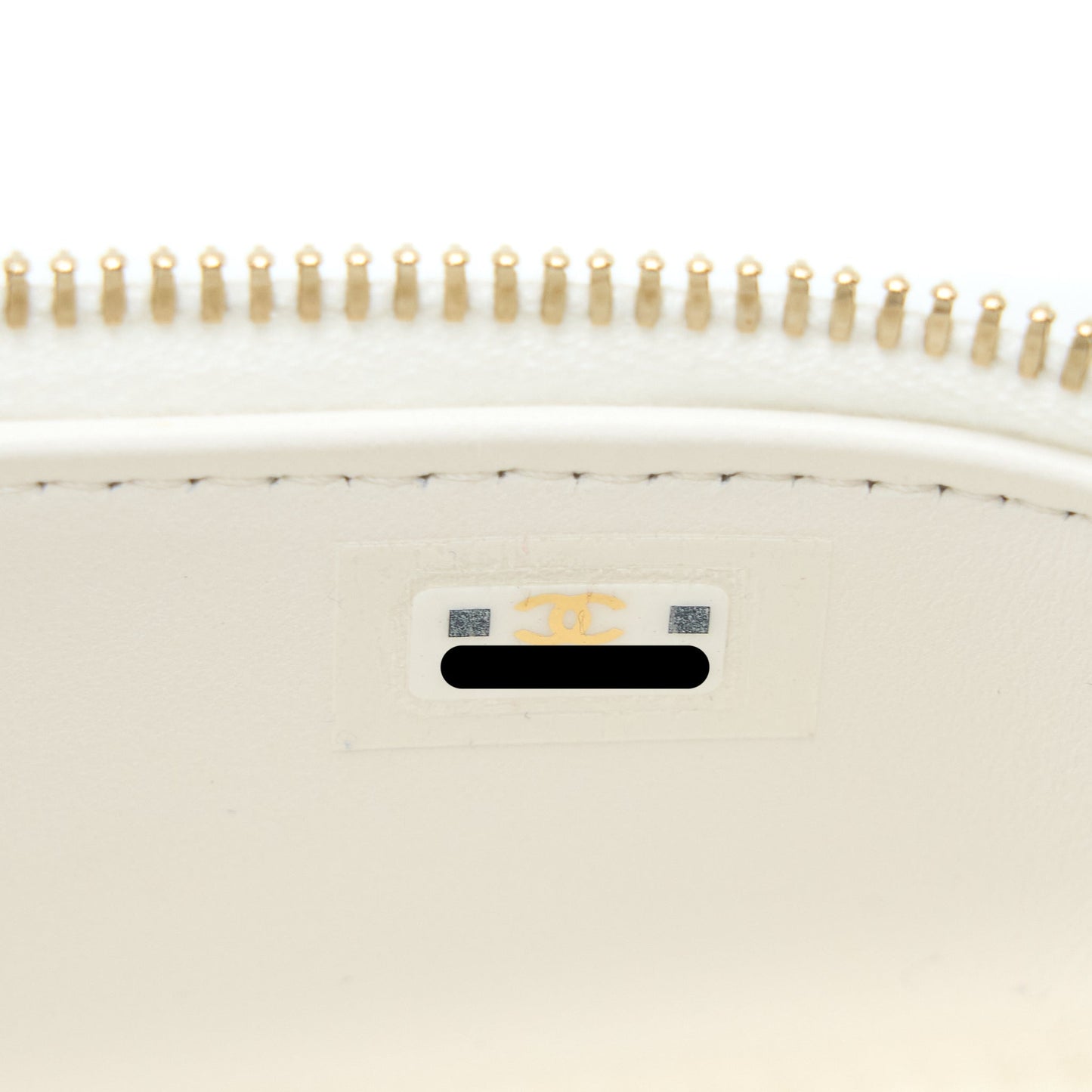 Chanel Long Vanity With Chain Caviar White L (Microchip)