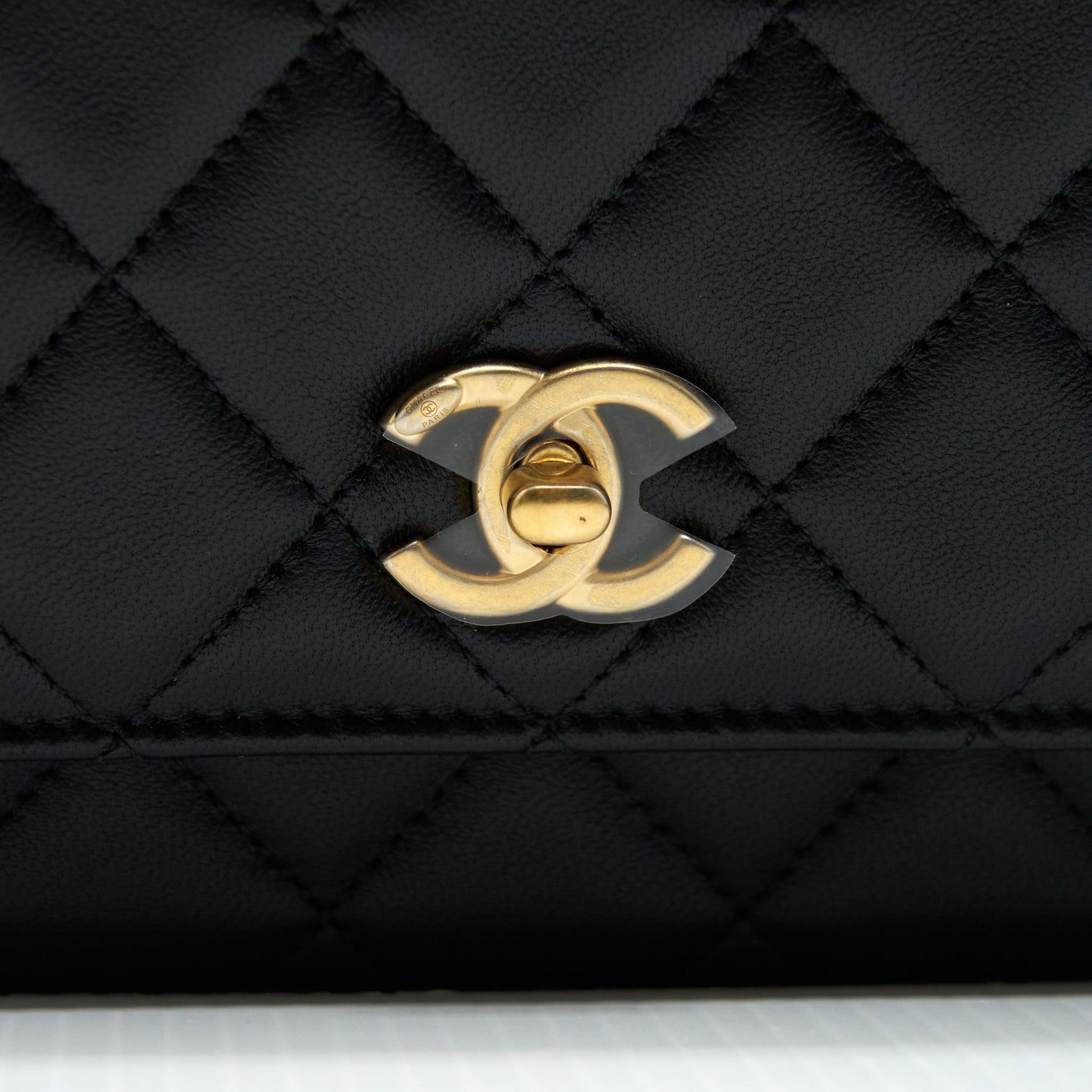 Chanel Pearl Crush Wallet On Chain Black  (Micrichip)