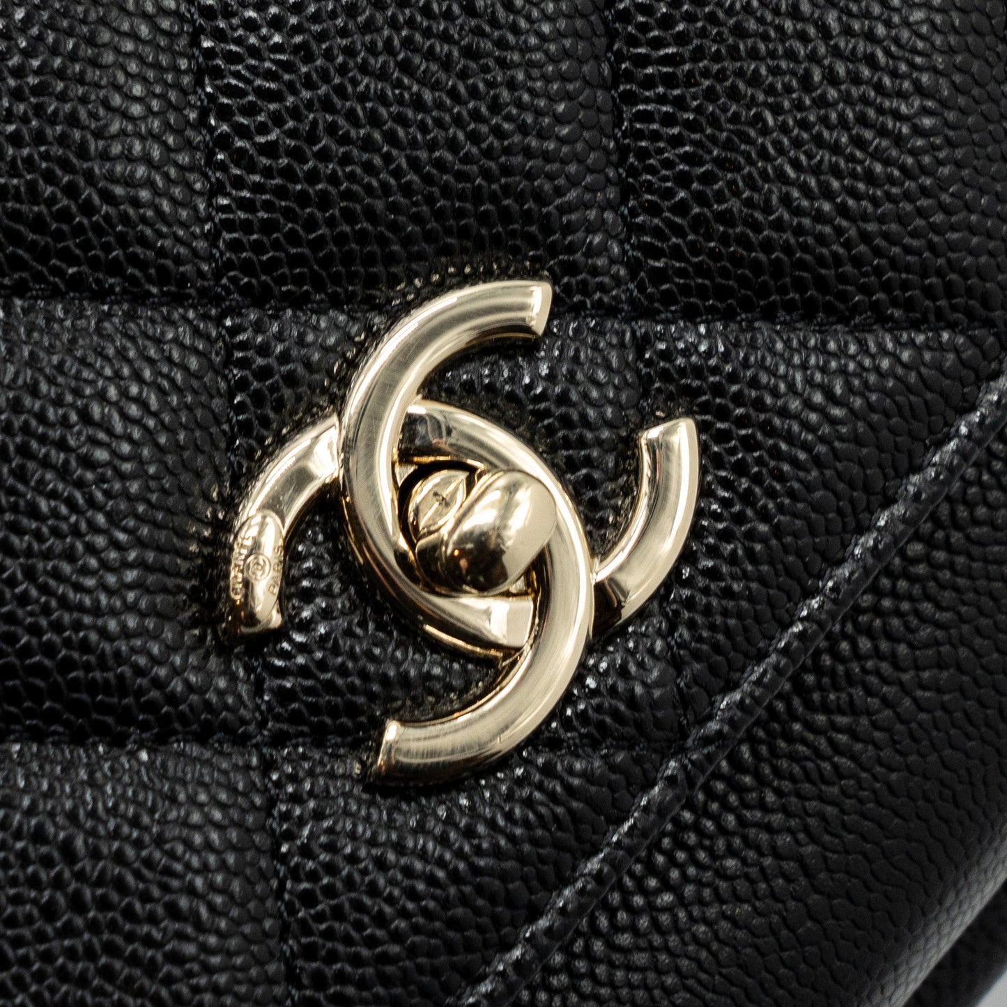 Chanel small business affinity caviar black L (microchip)