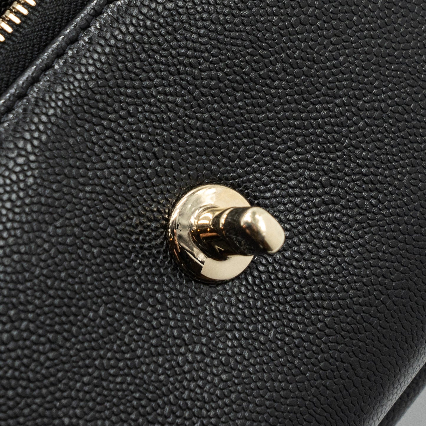 Chanel small business affinity caviar black L (microchip)