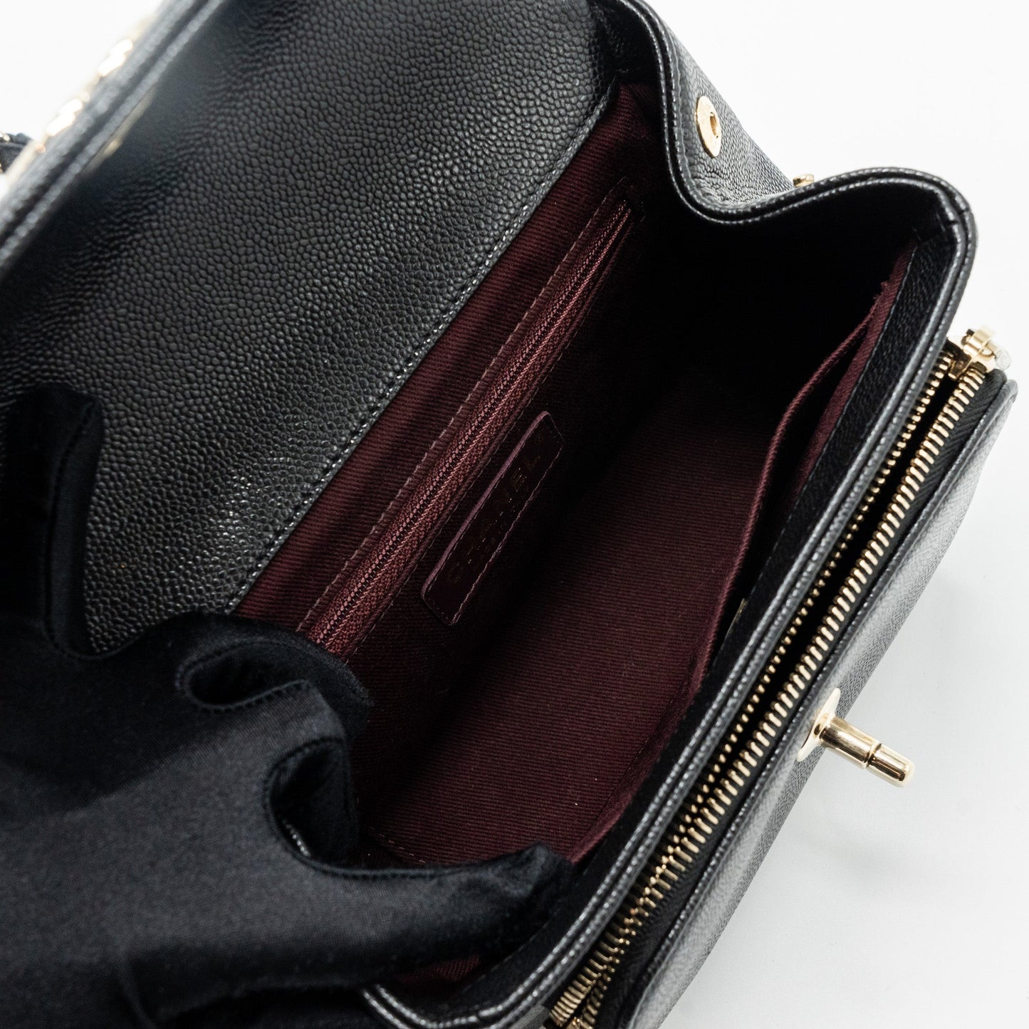 Chanel small business affinity caviar black L (microchip)