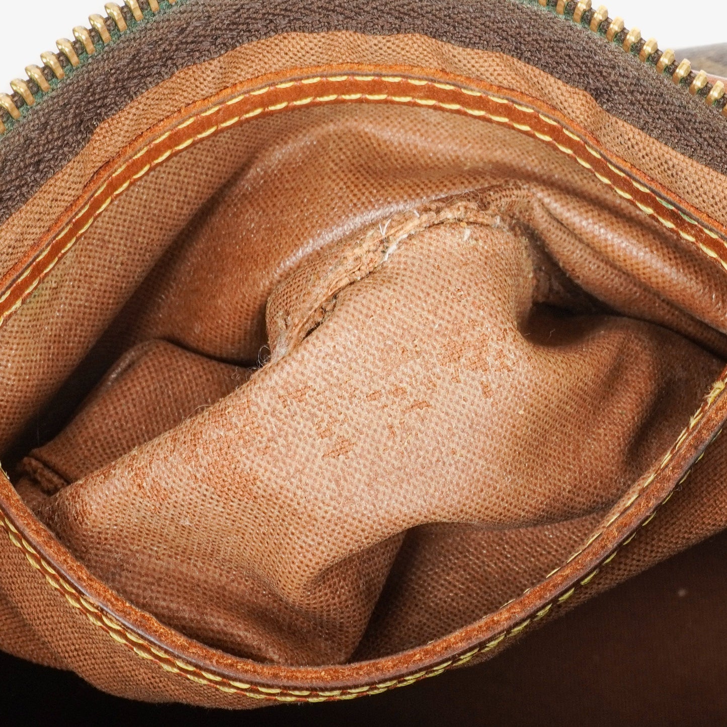 Louis Vuitton  25 Monogram Canvas Bag