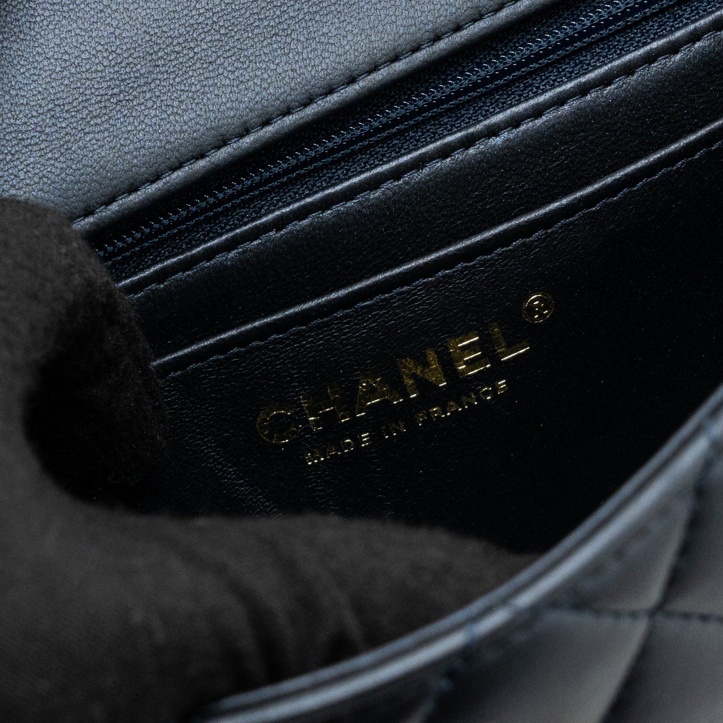 Chanel 22a Top Handle Mini Rectangular Flap Bag Lambskin Dark Blue L(Microchip)