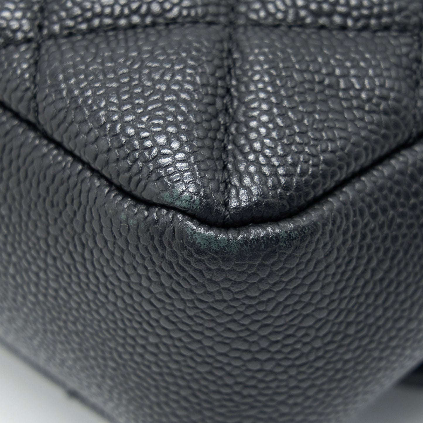 Chanel flap Bag with inner zipper caviar Black
