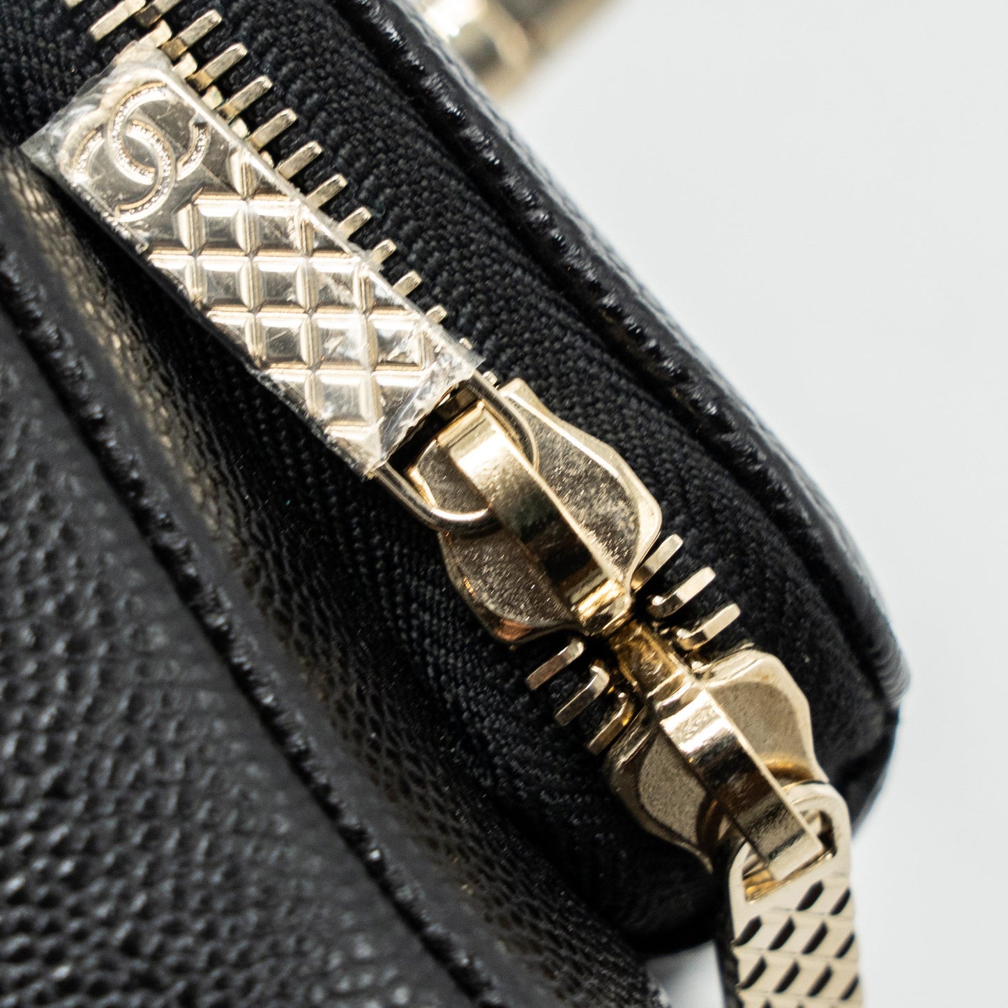 Chanel small business affinity caviar black L (microchip)