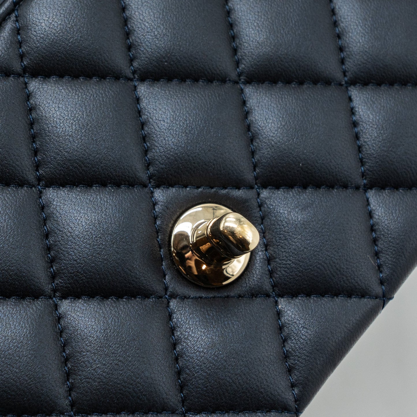 Chanel 22a Top Handle Mini Rectangular Flap Bag Lambskin Dark Blue L(Microchip)