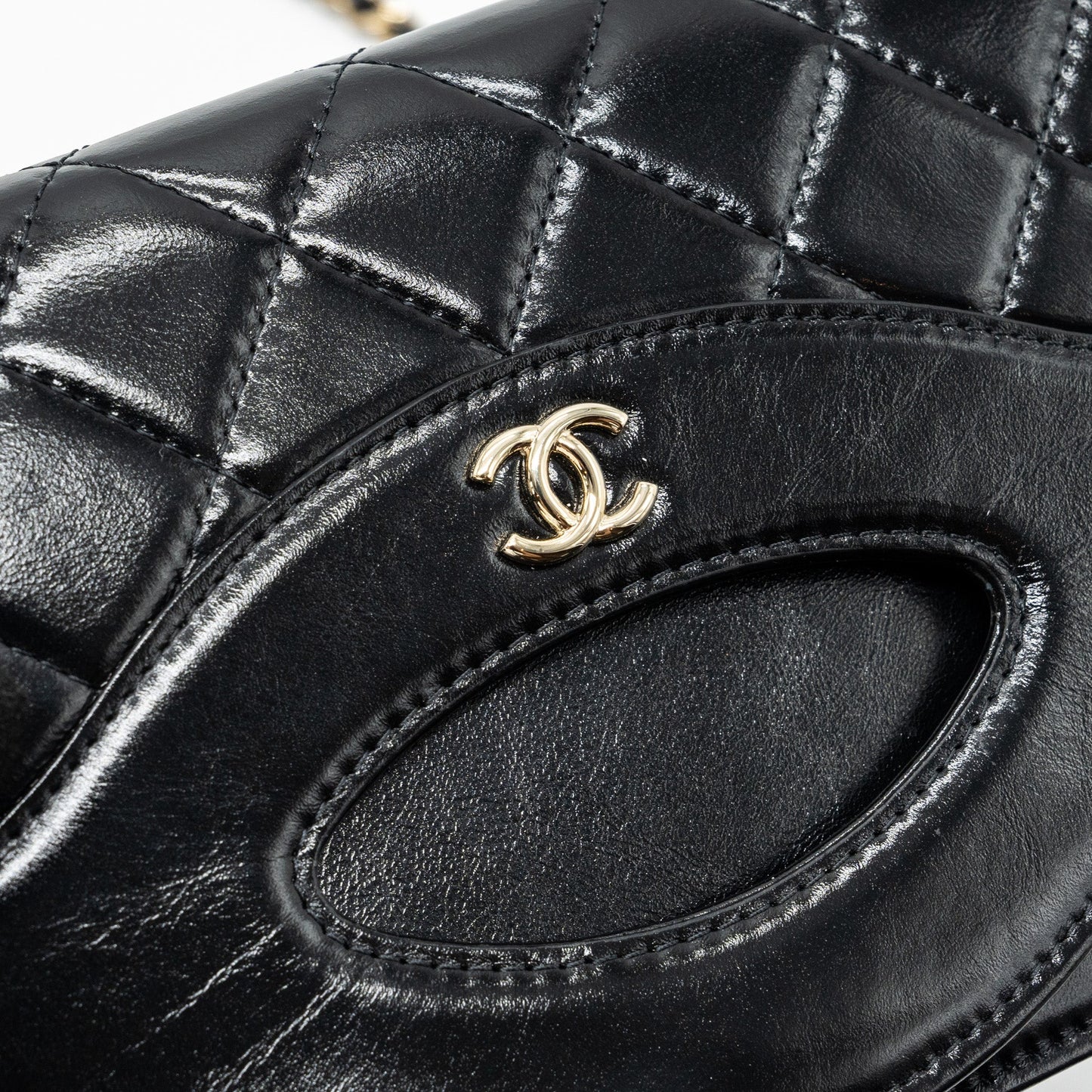 Chanel 24C 31 wallet on chain shiny calfskin black L (Microchip)